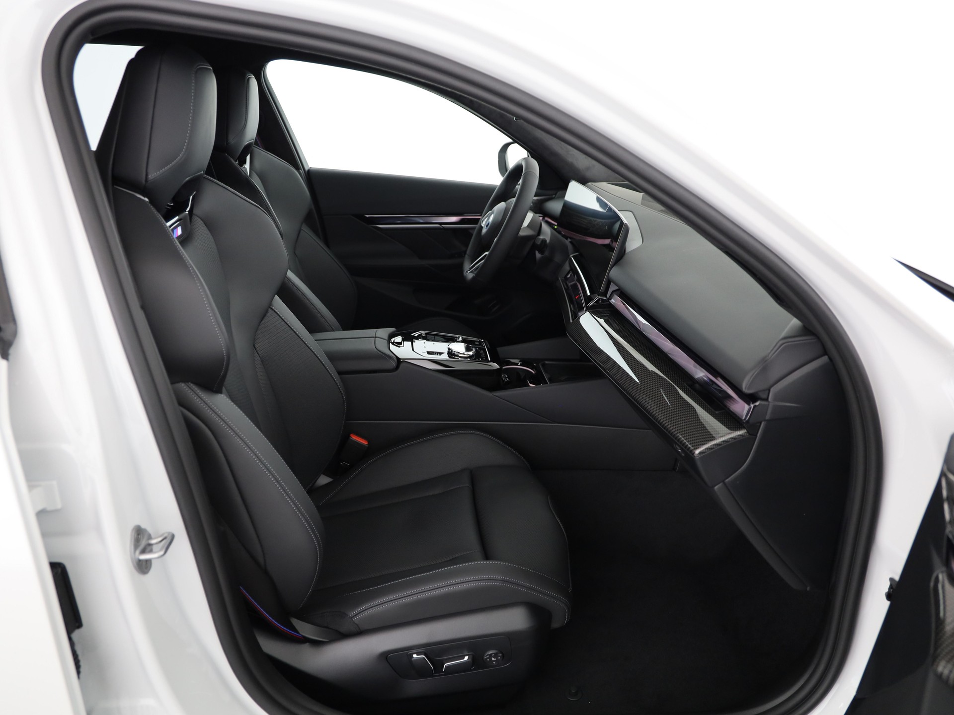 BMW i5 xDrive40 Touring-image-14