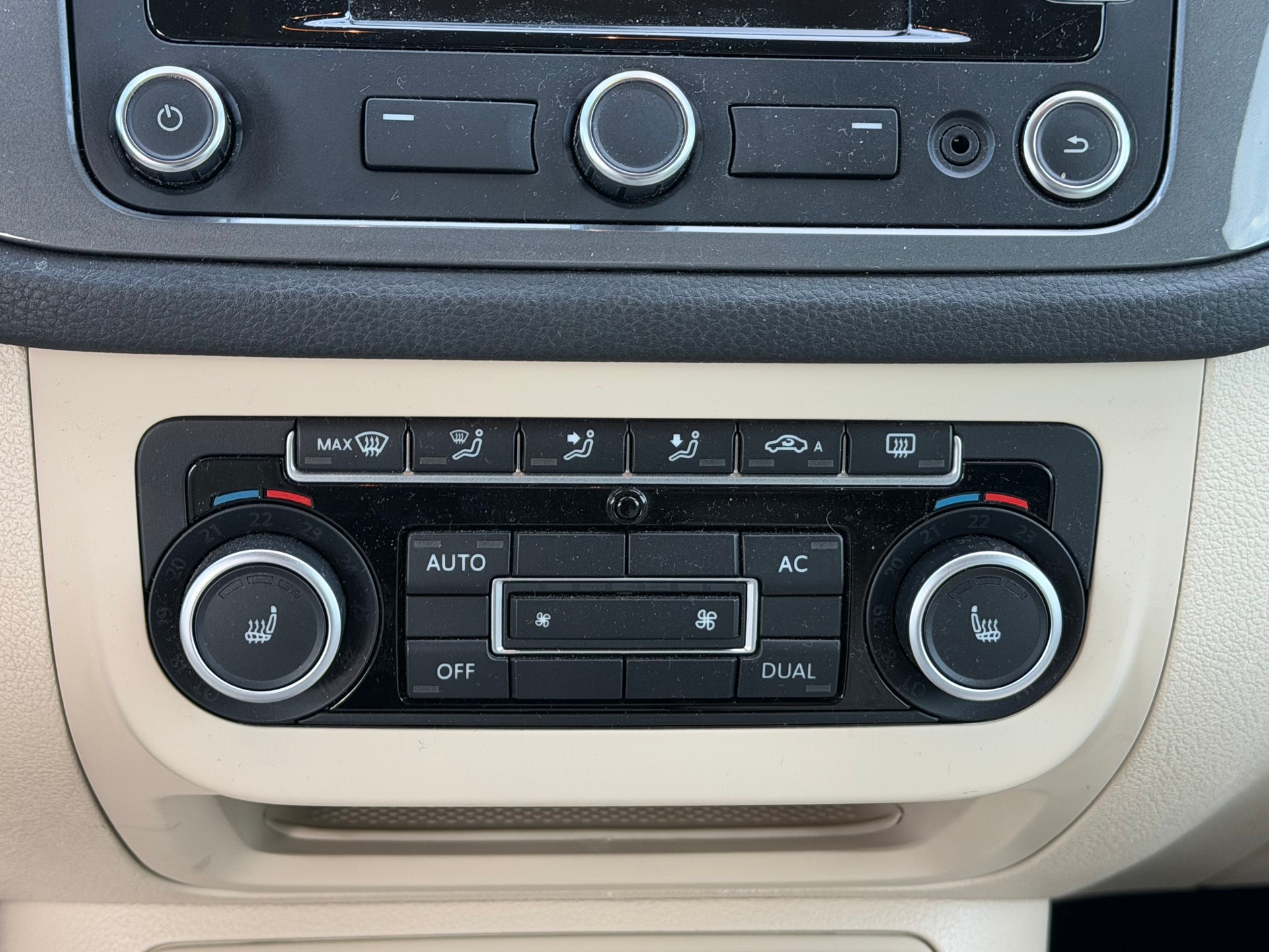 VW Tiguan 2.0 TSI Sport&Style 4Motion DSG-image-17