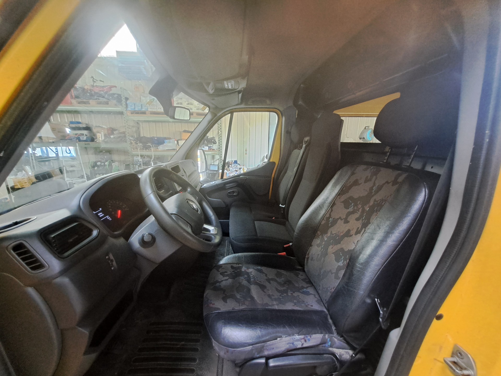 RENAULT Master T35 2.3dCi 135 L3H3-image-8