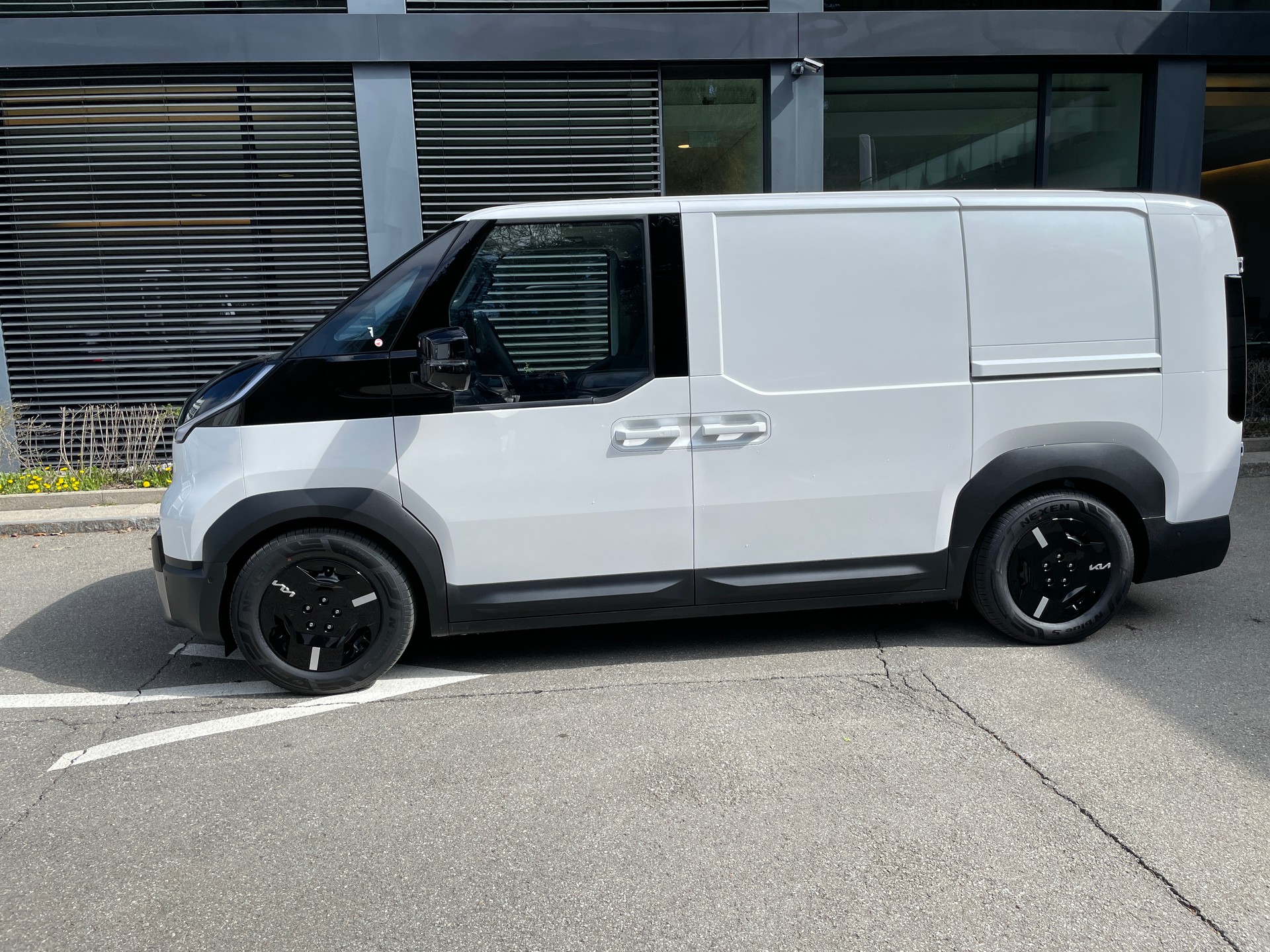 KIA PV5 Cargo 71.2 kWh Elite, 2-Schiebetüren, Wärmepumpe-image-13