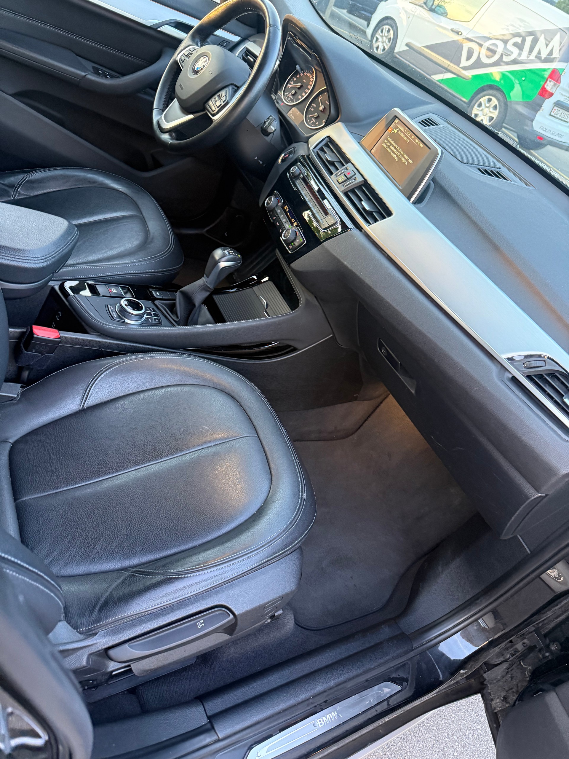 BMW X1 xDrive 20d xLine Steptronic-image-11