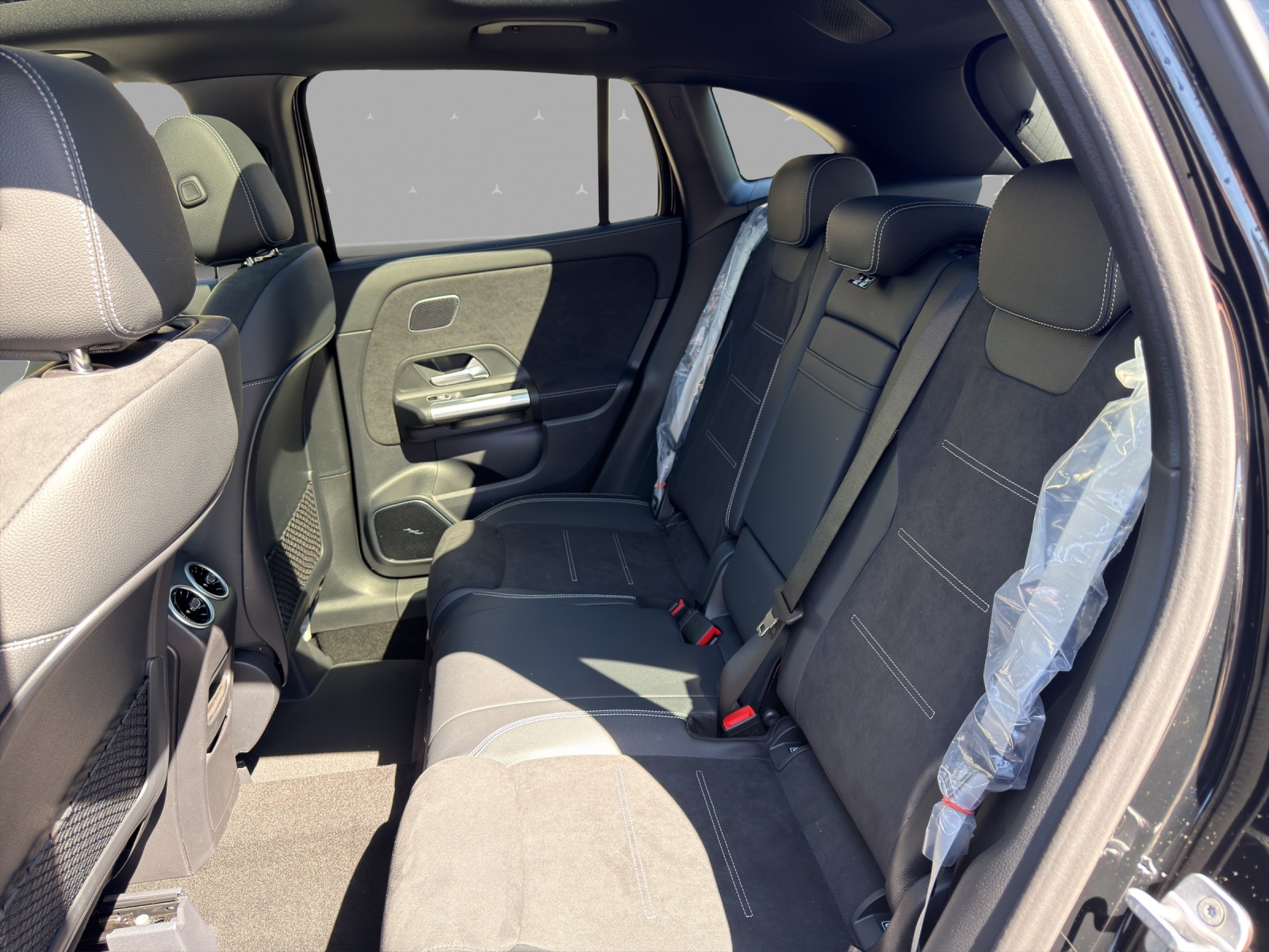 MERCEDES-BENZ GLA 200 Night Star 7G-DCT-image-13