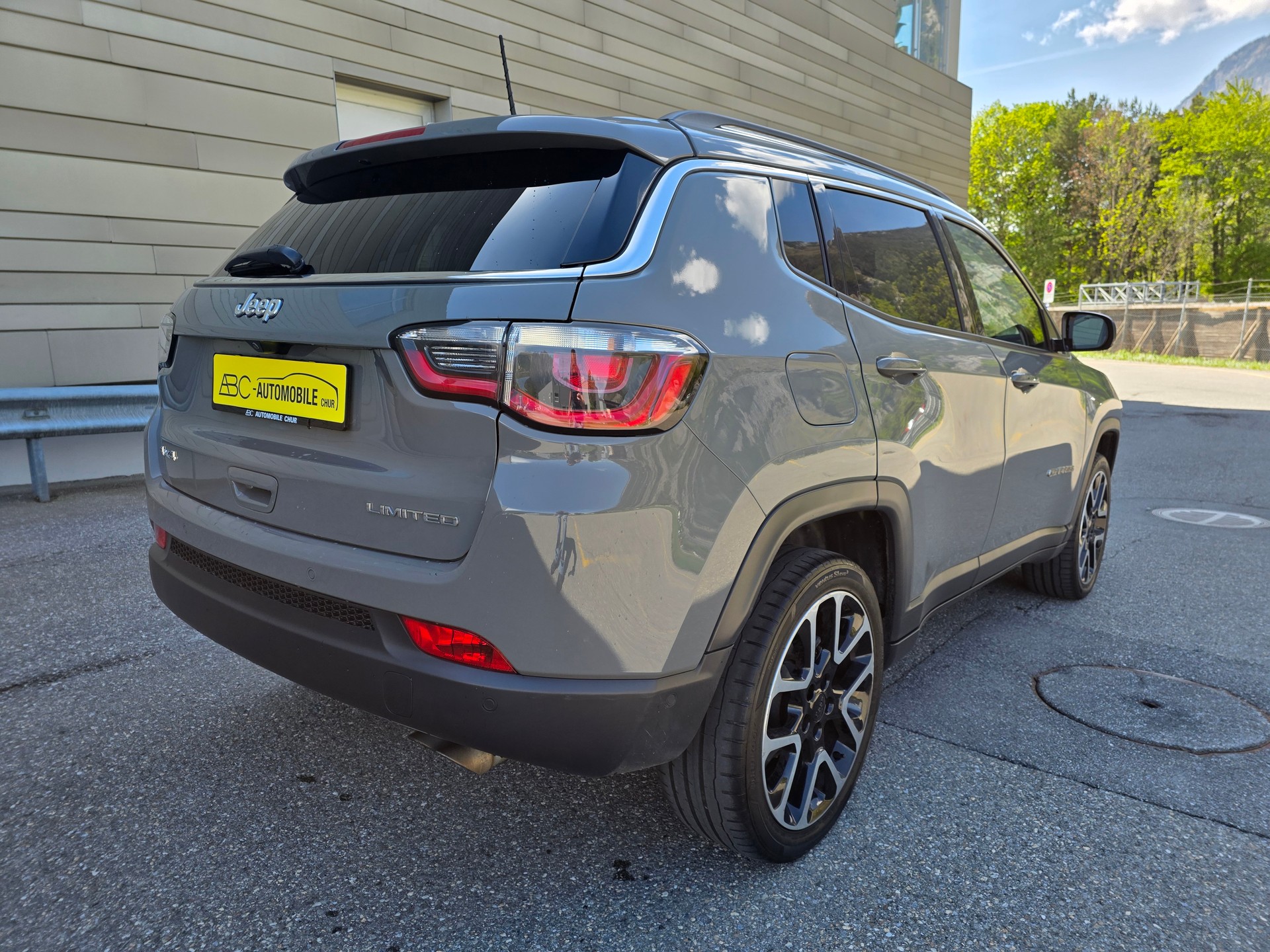 JEEP Compass 1.4 Turbo Limited AWD 9ATX-image-8