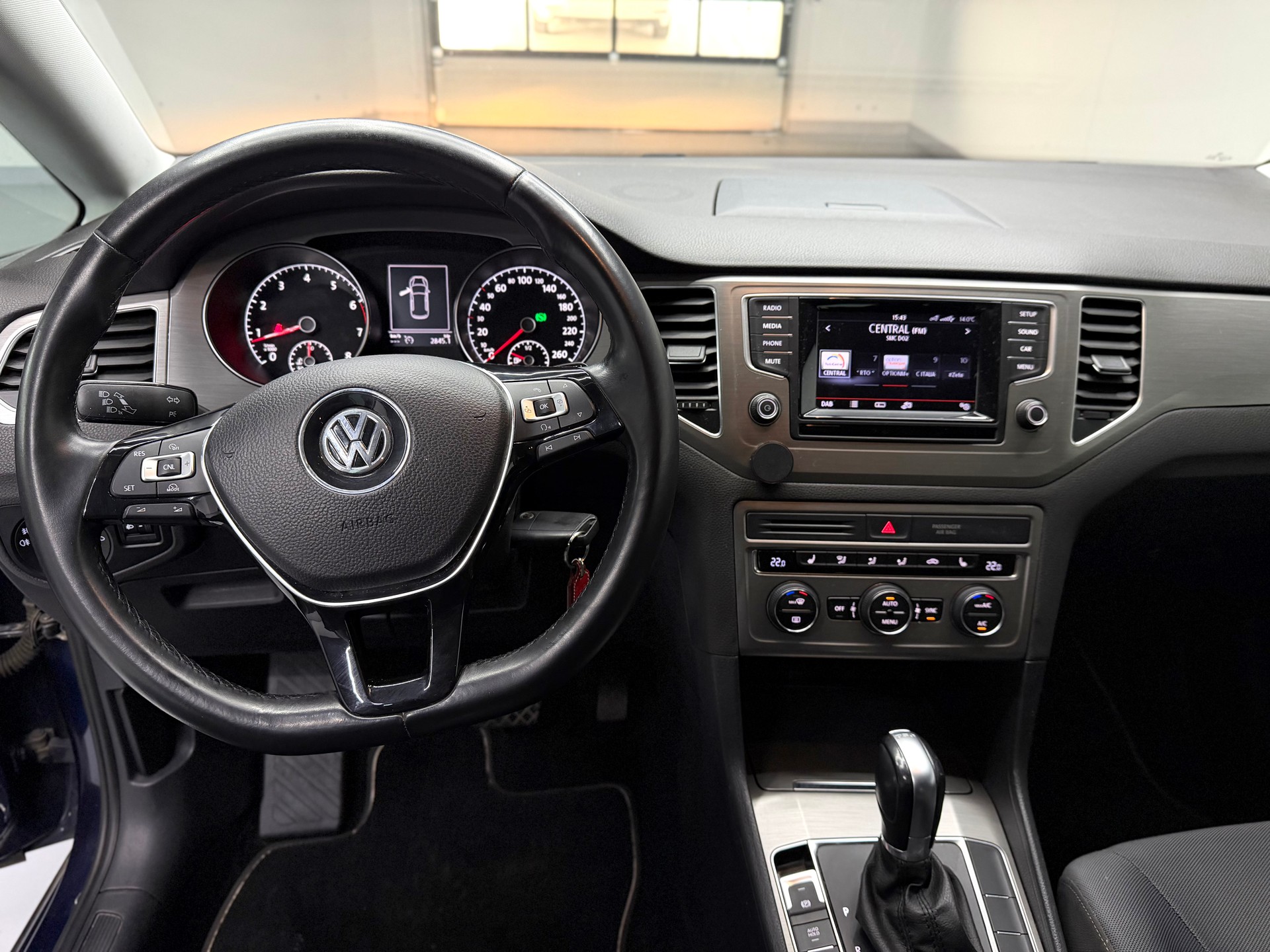 VW Golf Sportsvan 1.4 TSI Comfortline DSG-image-12