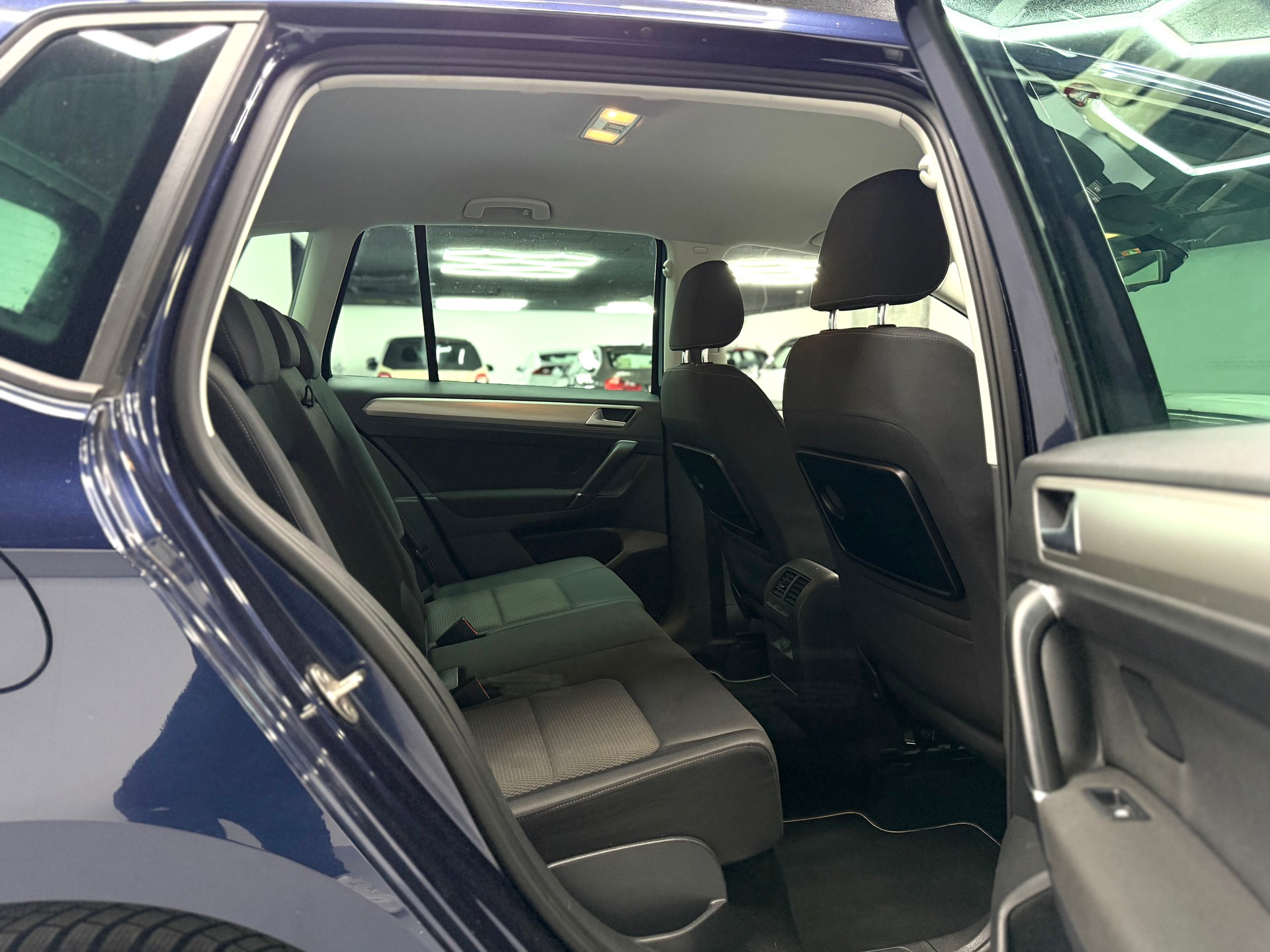 VW Golf Sportsvan 1.4 TSI Comfortline DSG-image-11