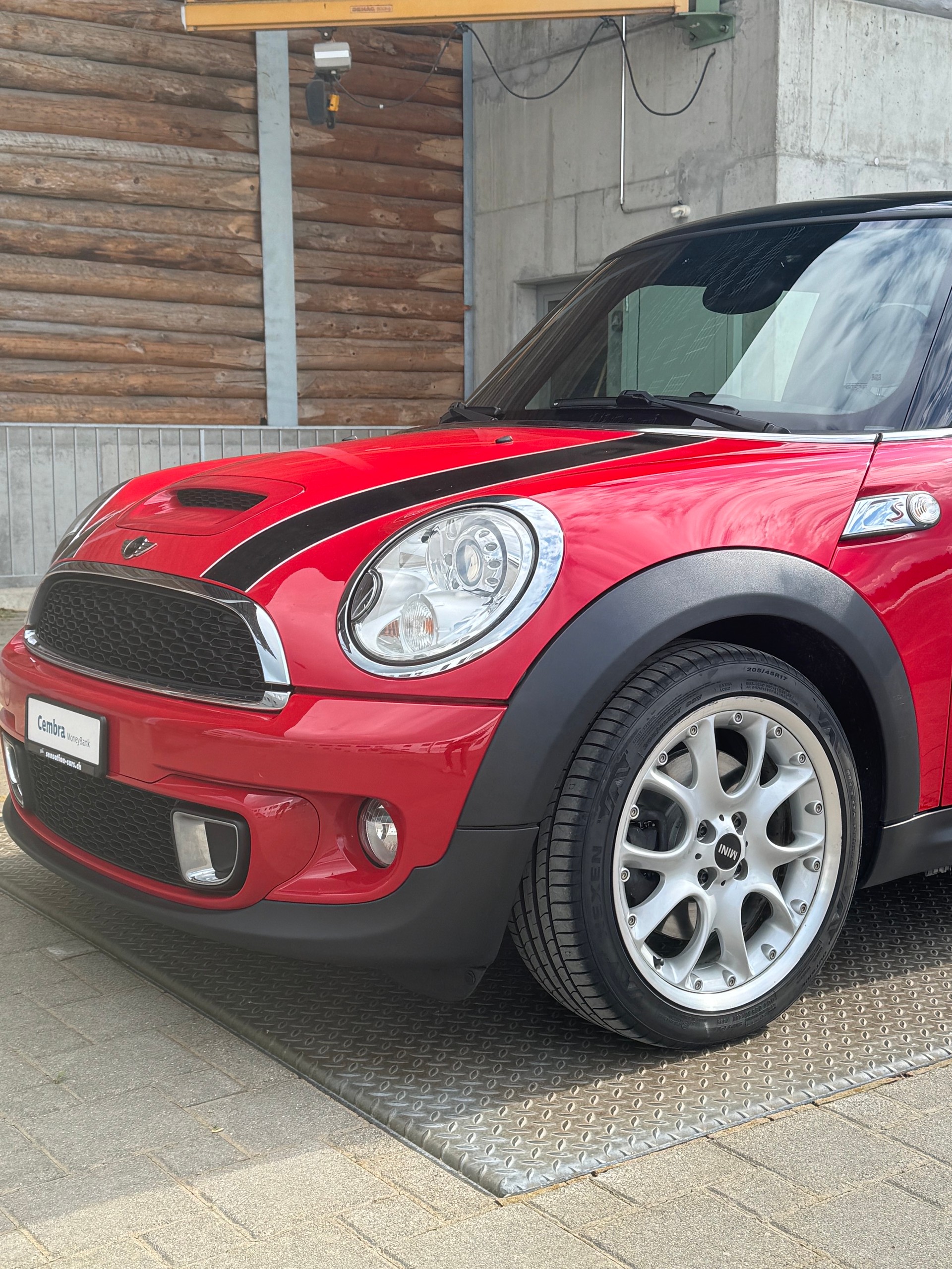 MINI Cooper S-showroom-element-3