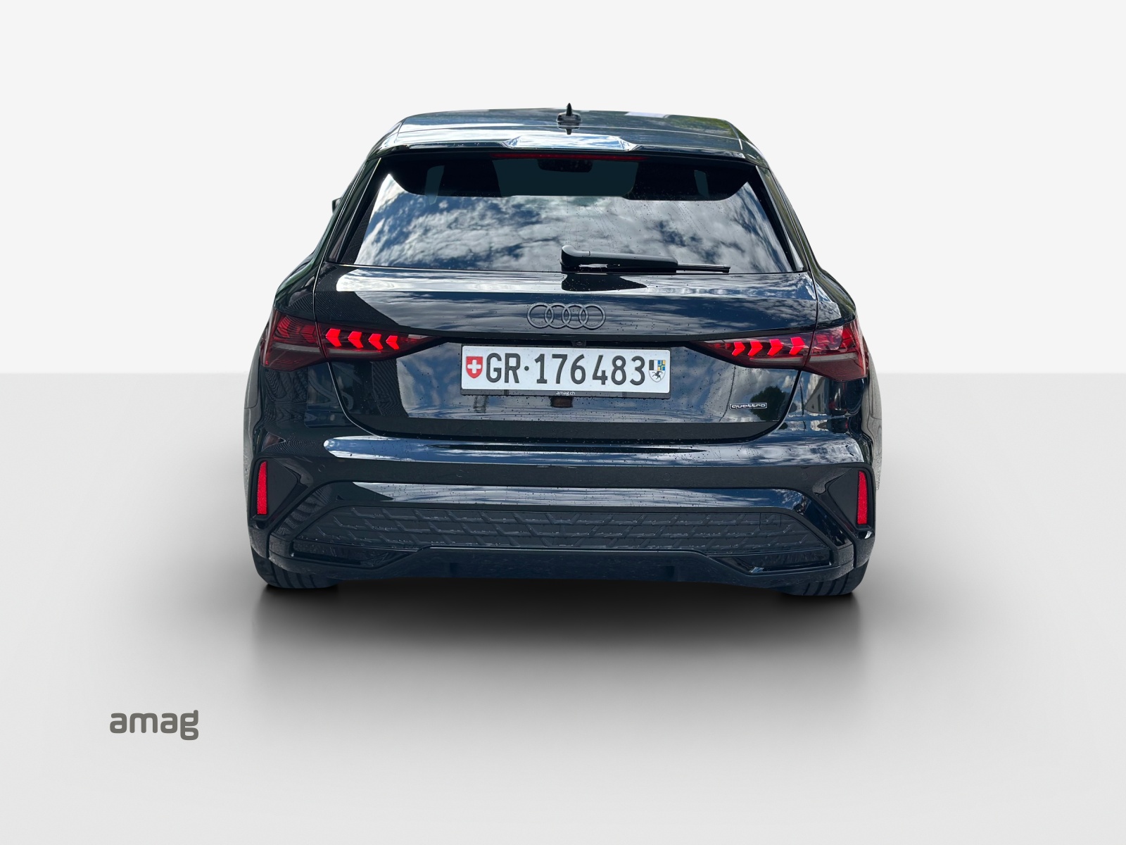 AUDI A3 Sportback TFSI 150 kW quattro S line S tronic-image-3