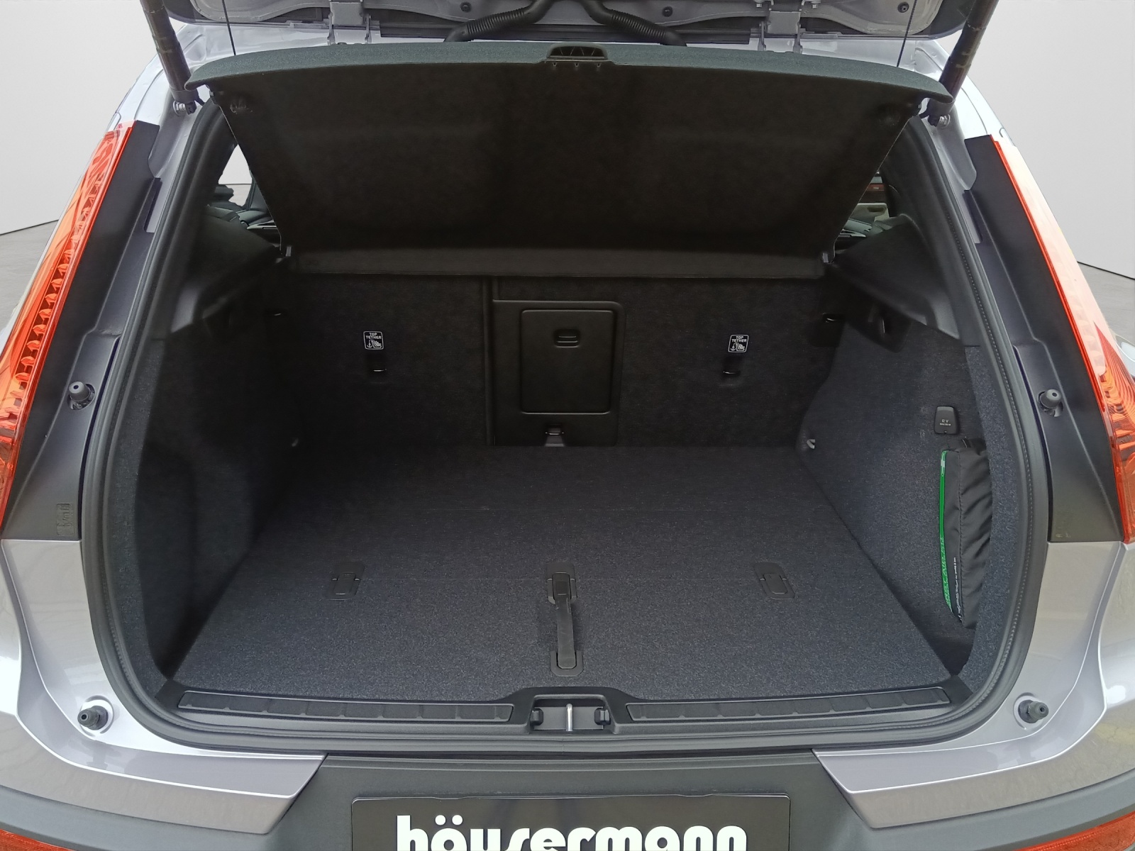 VOLVO XC40 2.0 B3 MH Core XCITE-image-13