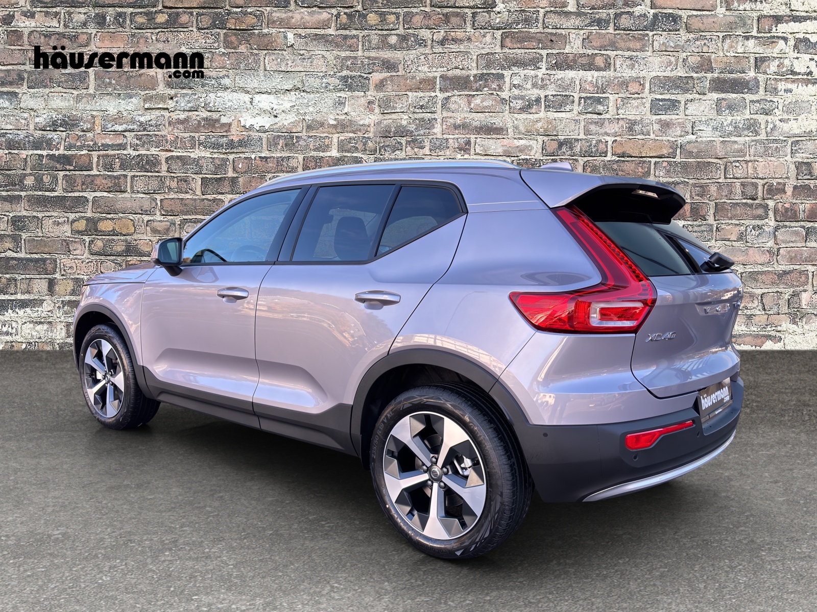 VOLVO XC40 2.0 B3 MH Core XCITE-image-2