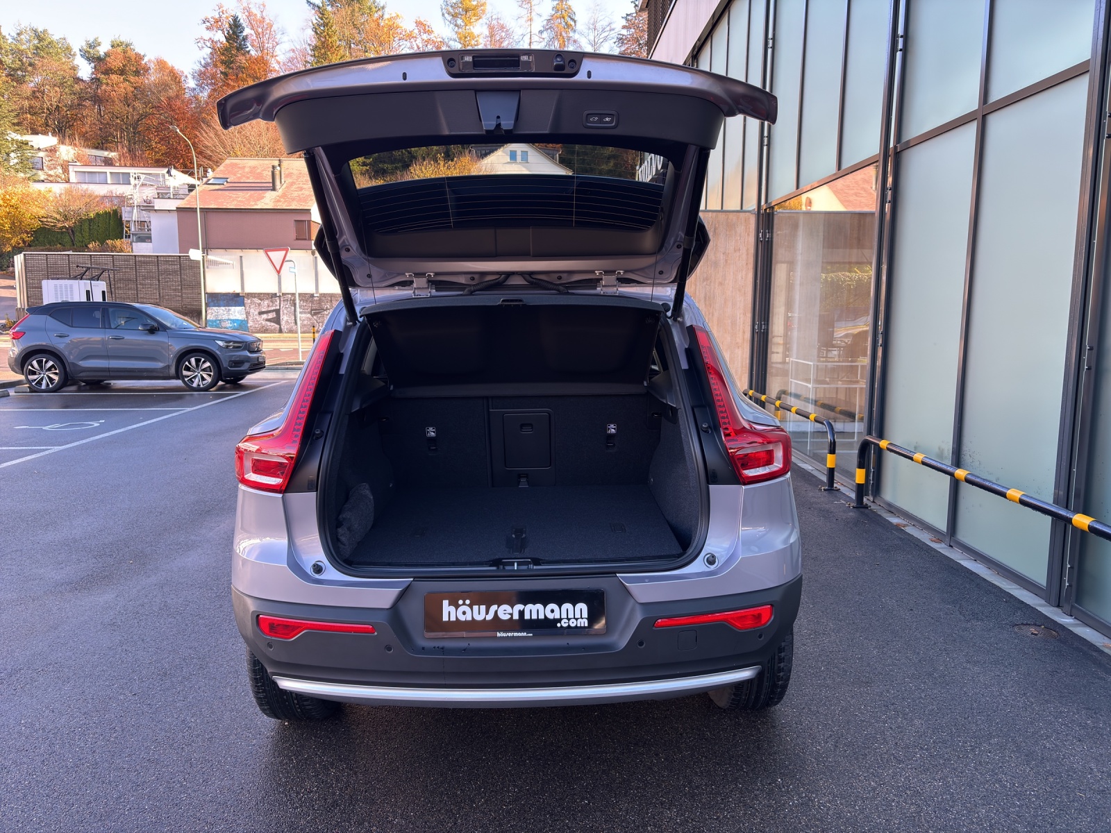 VOLVO XC40 2.0 B3 MH Core XCITE-image-11
