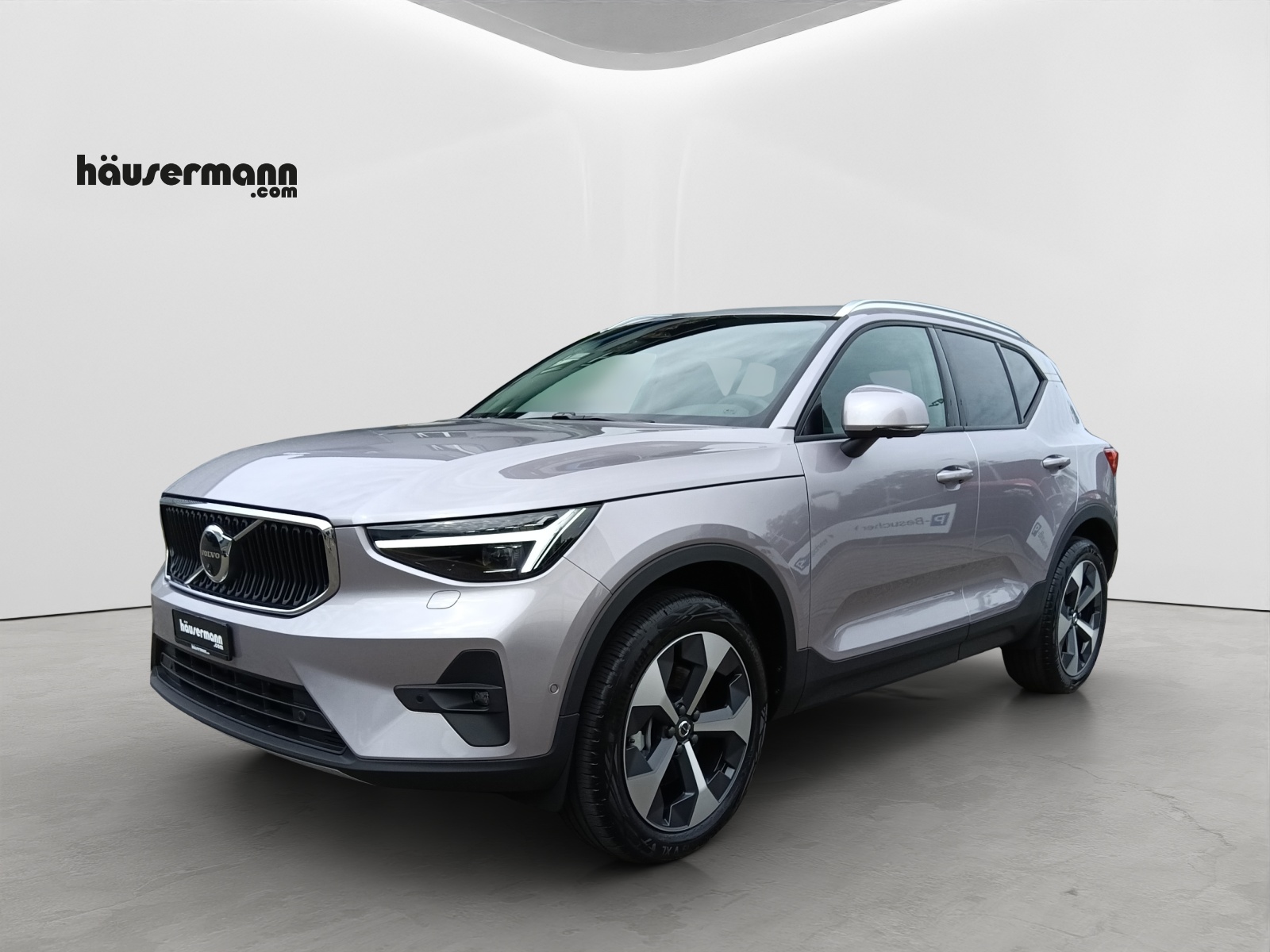 VOLVO XC40 2.0 B3 MH Core XCITE-image-0