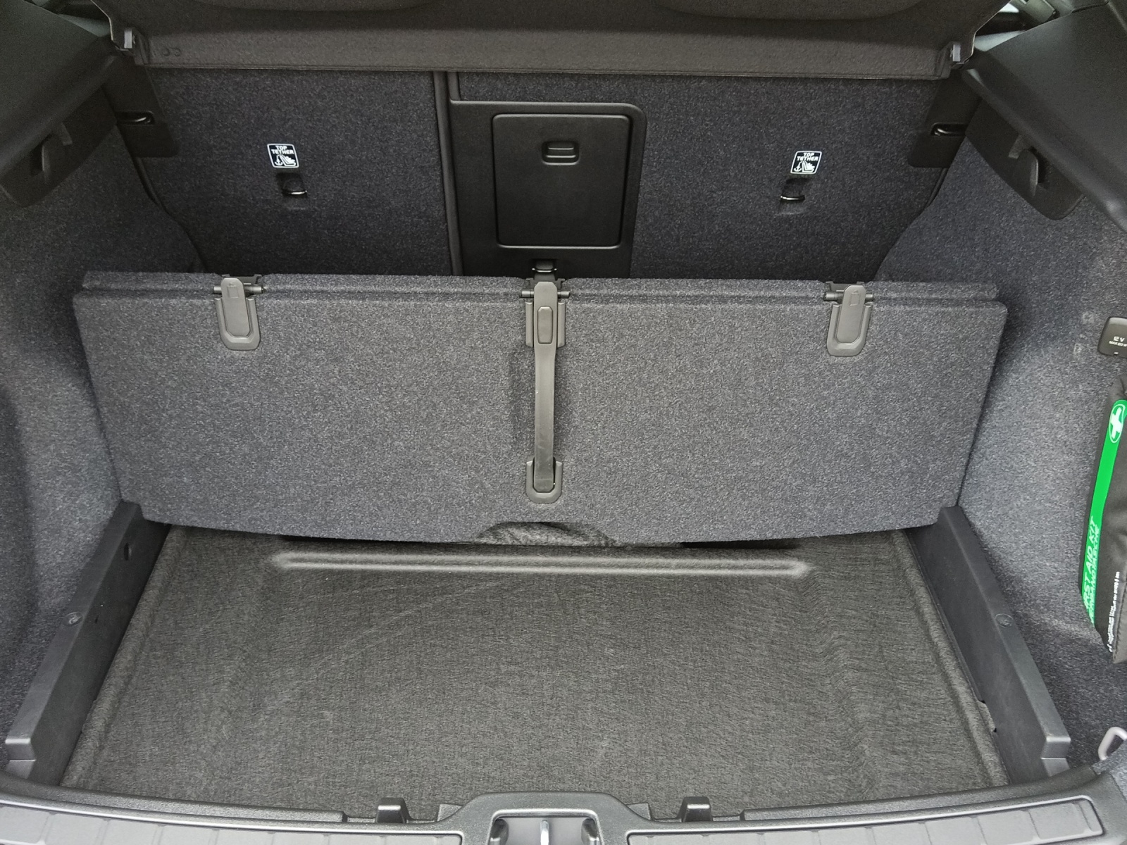 VOLVO XC40 2.0 B3 MH Core XCITE-image-14