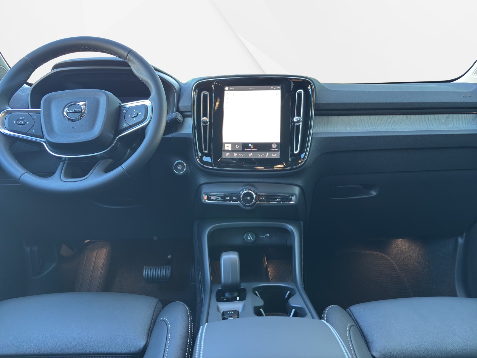 VOLVO XC40 2.0 B3 MH Core XCITE-image-8
