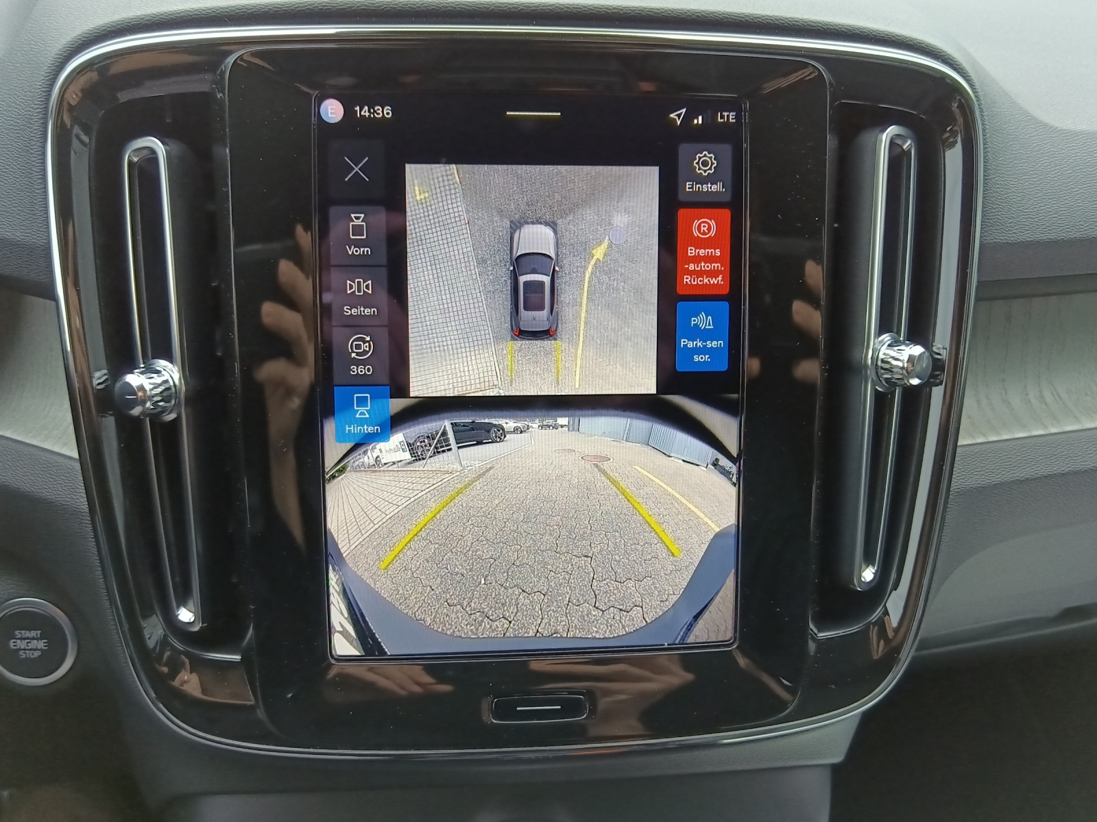 VOLVO XC40 2.0 B3 MH Core XCITE-image-9
