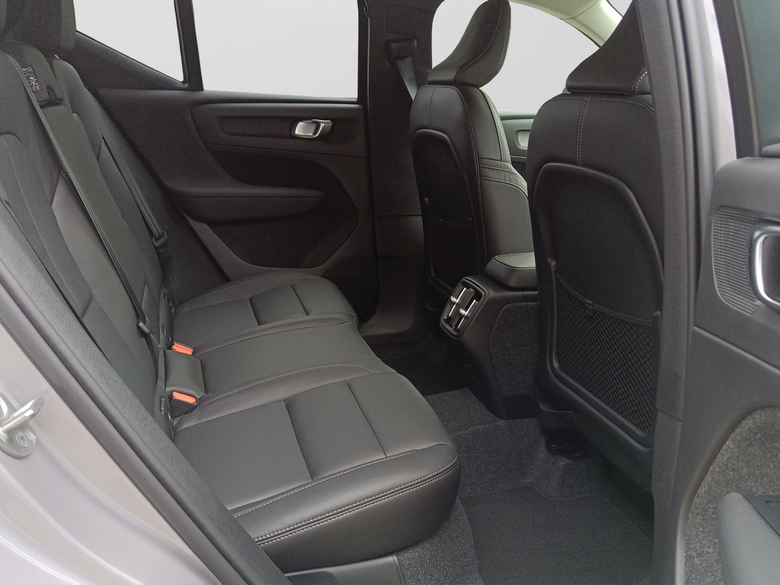 VOLVO XC40 2.0 B3 MH Core XCITE-image-5