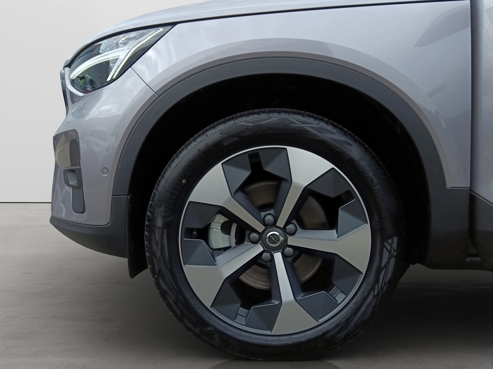 VOLVO XC40 2.0 B3 MH Core XCITE-image-15