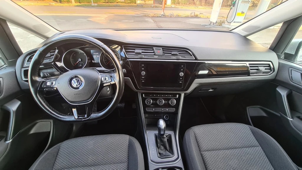 VW Touran 2.0 TDI BlueMotion TechnologyComfortline DSG ** Anh-Kupplung ** Gr.Navi ** RF-Kamera ** Parkhilfe v+h **-image-12