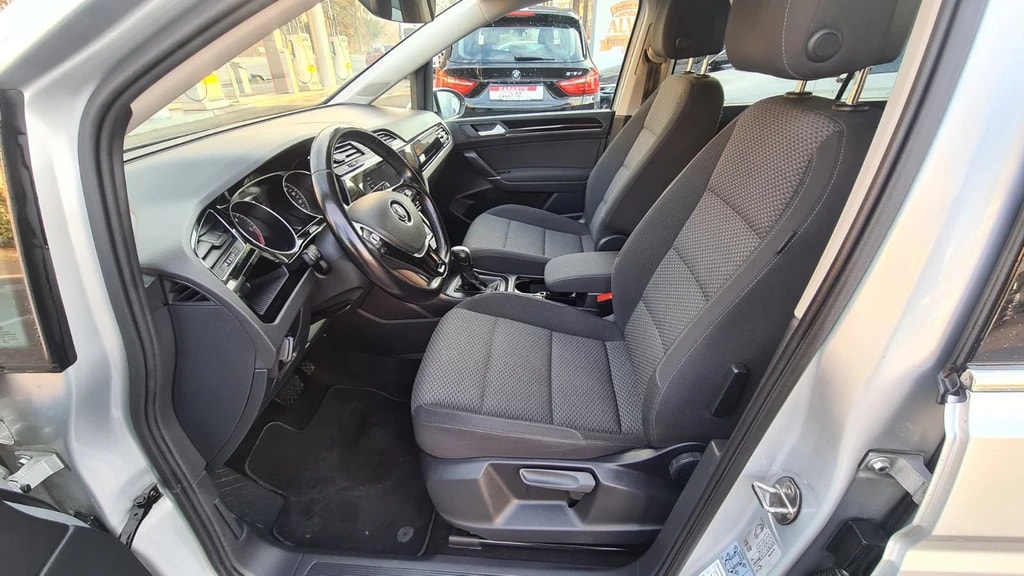 VW Touran 2.0 TDI BlueMotion TechnologyComfortline DSG ** Anh-Kupplung ** Gr.Navi ** RF-Kamera ** Parkhilfe v+h **-image-13