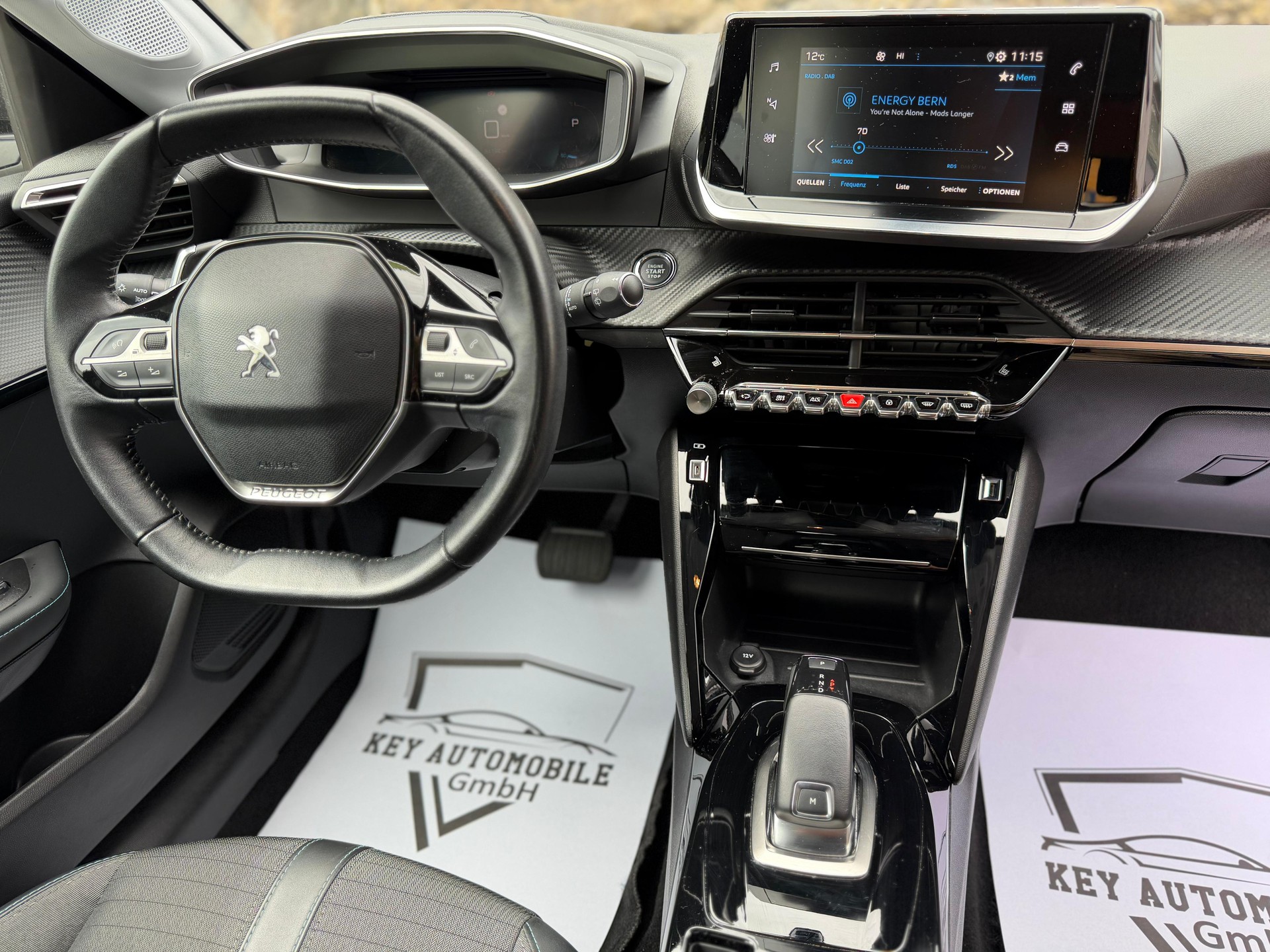 PEUGEOT 208 1.2 PureTech Allure EAT8-image-7