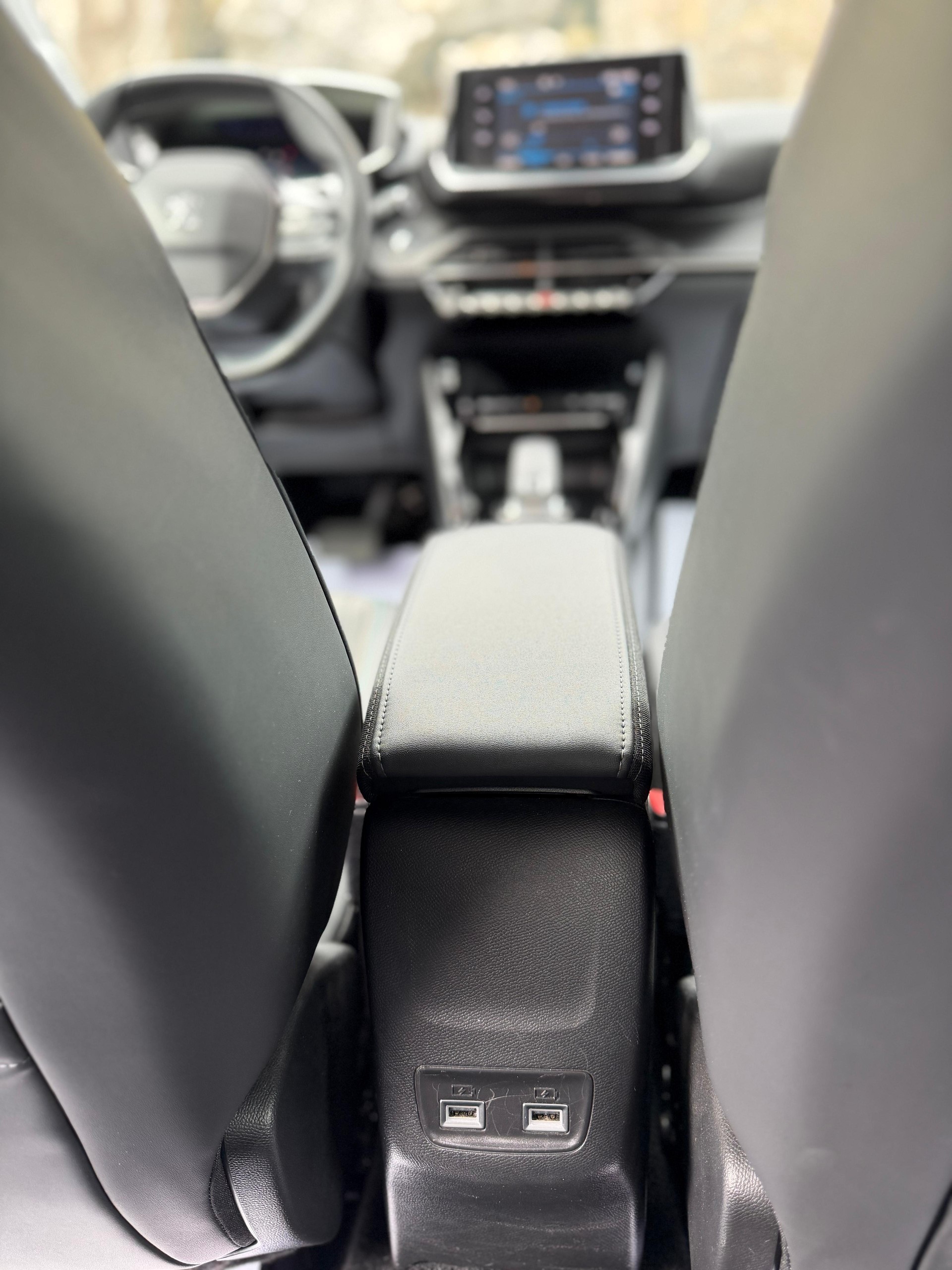 PEUGEOT 208 1.2 PureTech Allure EAT8-image-10