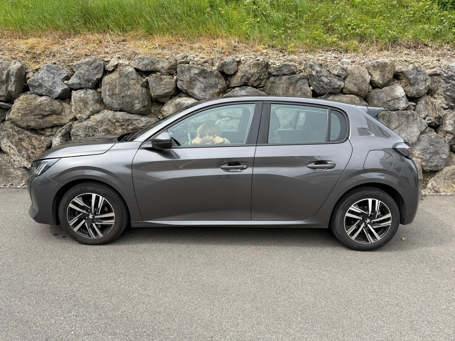 PEUGEOT 208 1.2 PureTech Allure EAT8-image-2