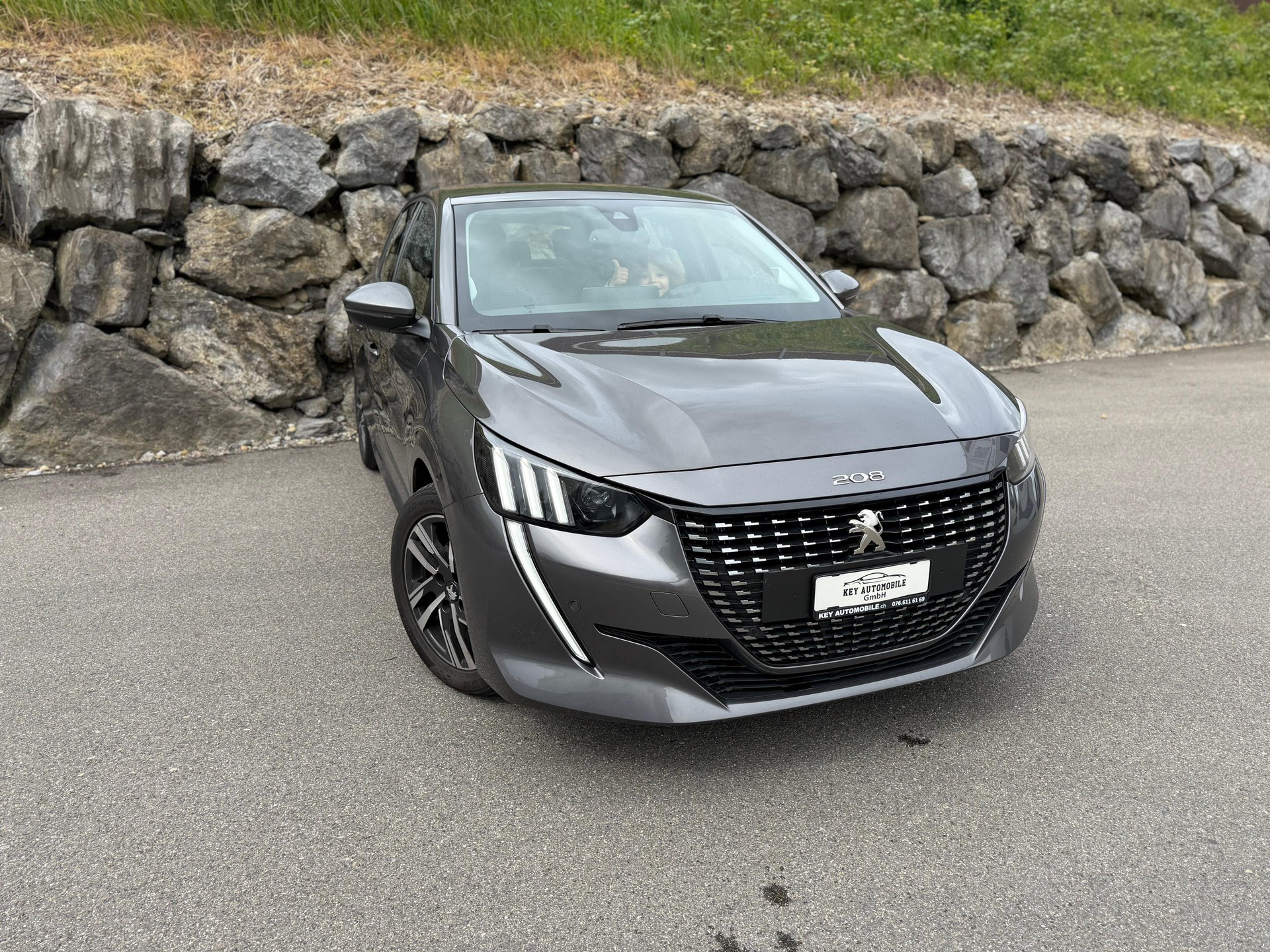PEUGEOT 208 1.2 PureTech Allure EAT8-image-1