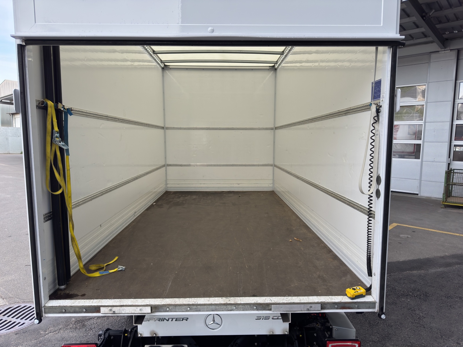 MERCEDES-BENZ Sprinter 319 CDI CH L Kasten/Hebebühne-image-8