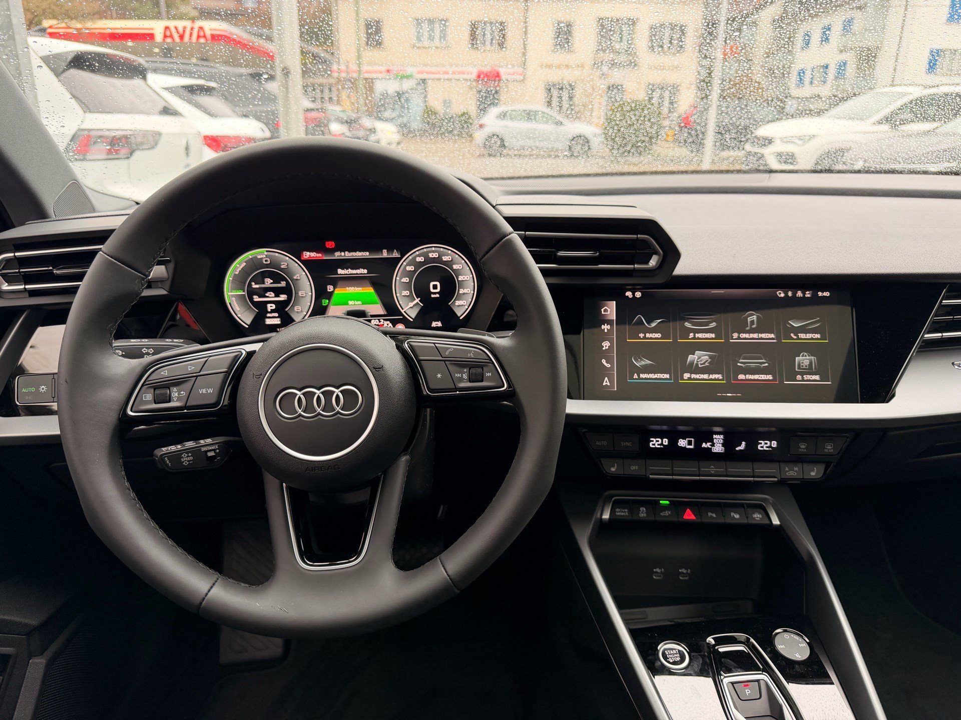 AUDI A3 SPORTBACK 45 TFSI e S LINE *** 140 KM ELETKTRISCHE REICHWEITE & PANORAMAGLASDACH ***-image-9