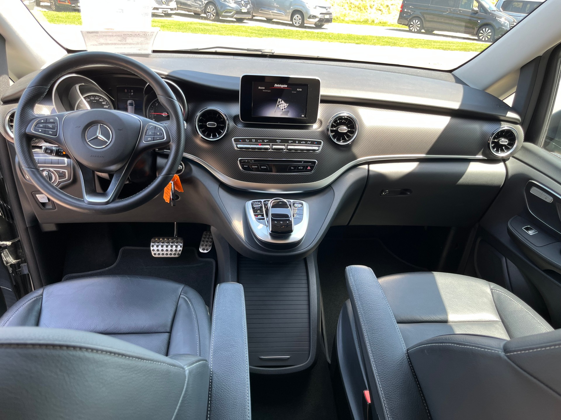 MERCEDES-BENZ V 250 d lang Avantgarde 9G-Tronic+++7-PLÄTZER+++GEPFLEGT+++-image-6