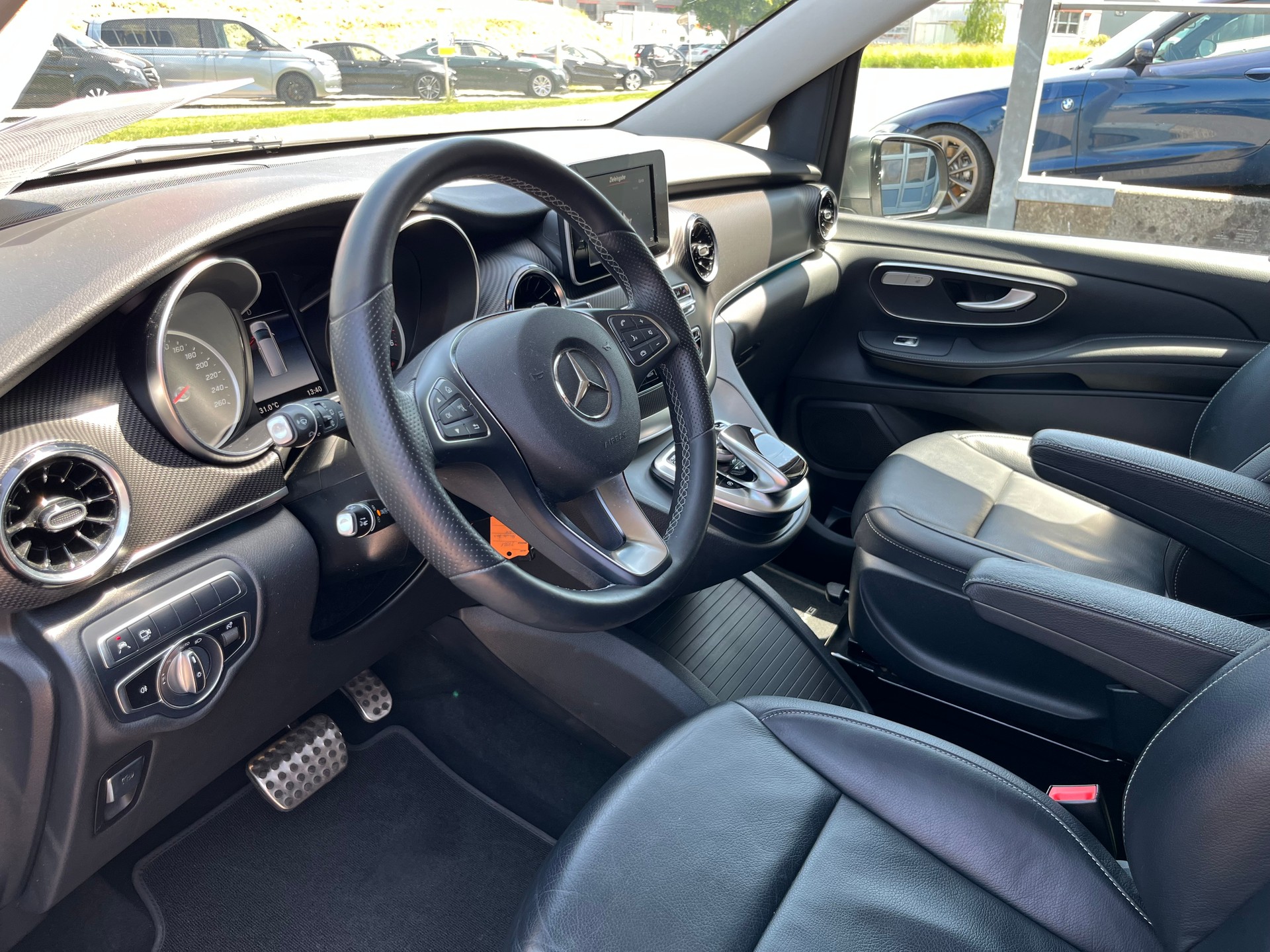 MERCEDES-BENZ V 250 d lang Avantgarde 9G-Tronic+++7-PLÄTZER+++GEPFLEGT+++-image-5