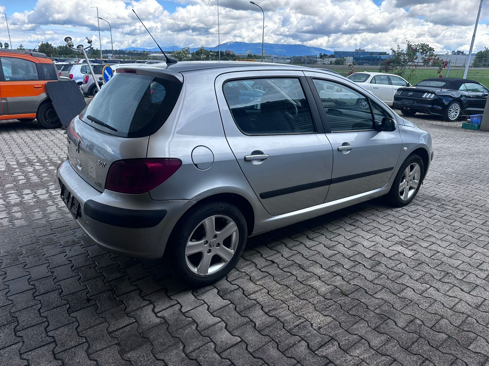 PEUGEOT 307 2.0 16V XS-image-4