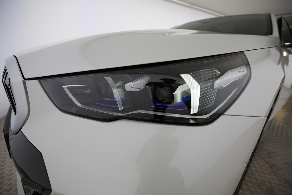 BMW 520d xDrive Touring-image-15