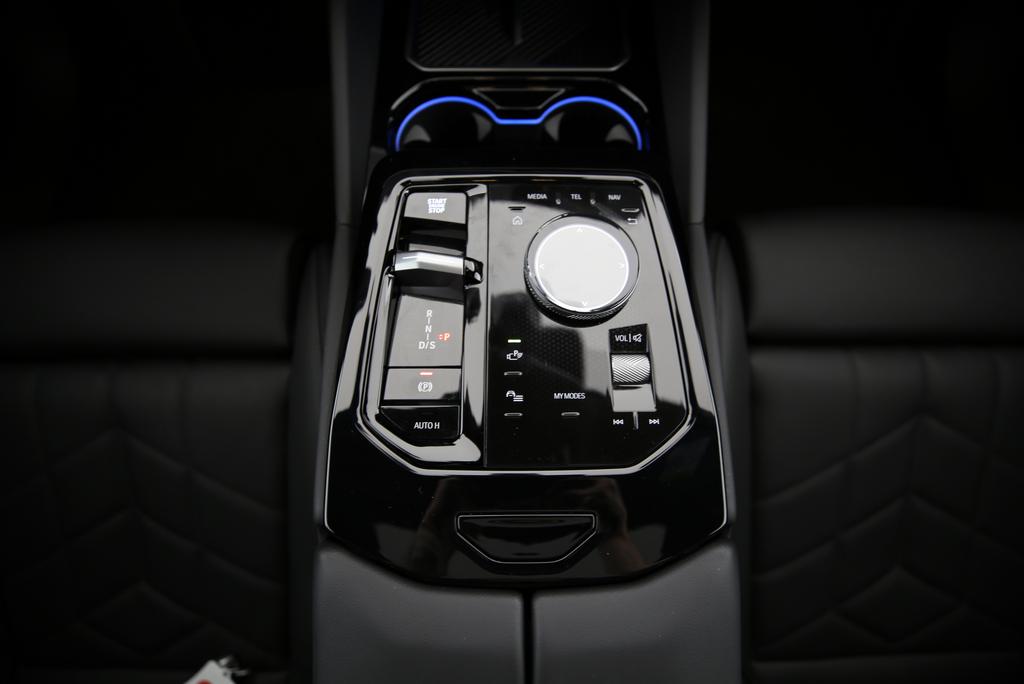 BMW 520d xDrive Touring-image-10