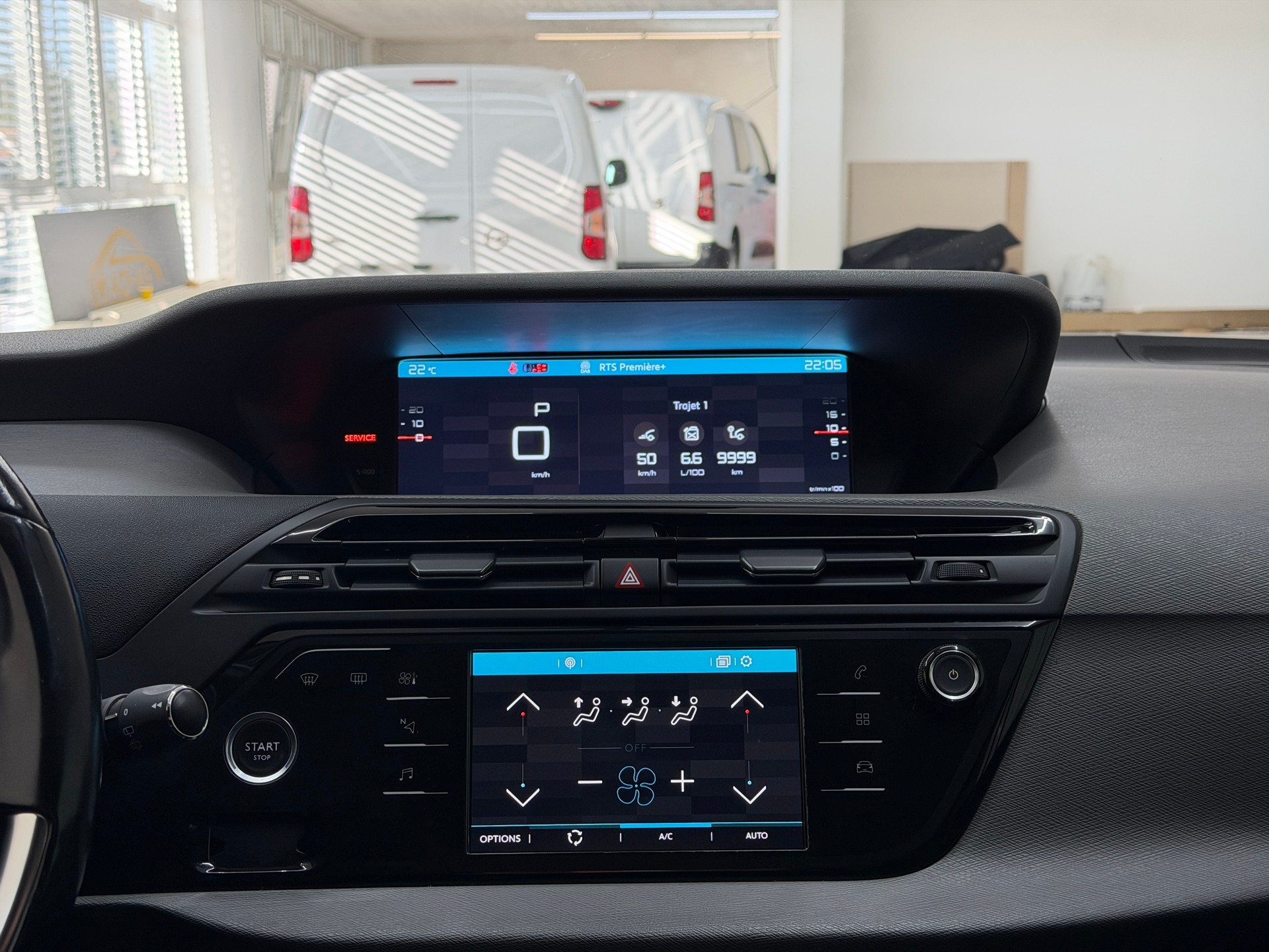 CITROEN Grand C4 Picasso 1.2 Pure Tech Feel Edition EAT6-image-12
