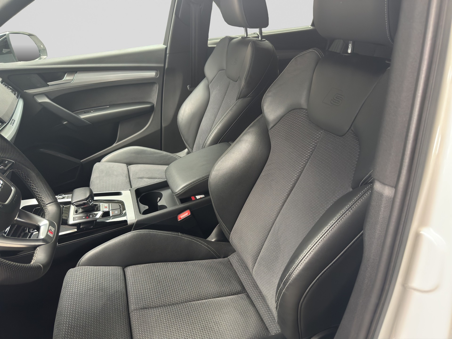 AUDI SQ5 TDI quattro Schwarz Optik tiptronic-image-5
