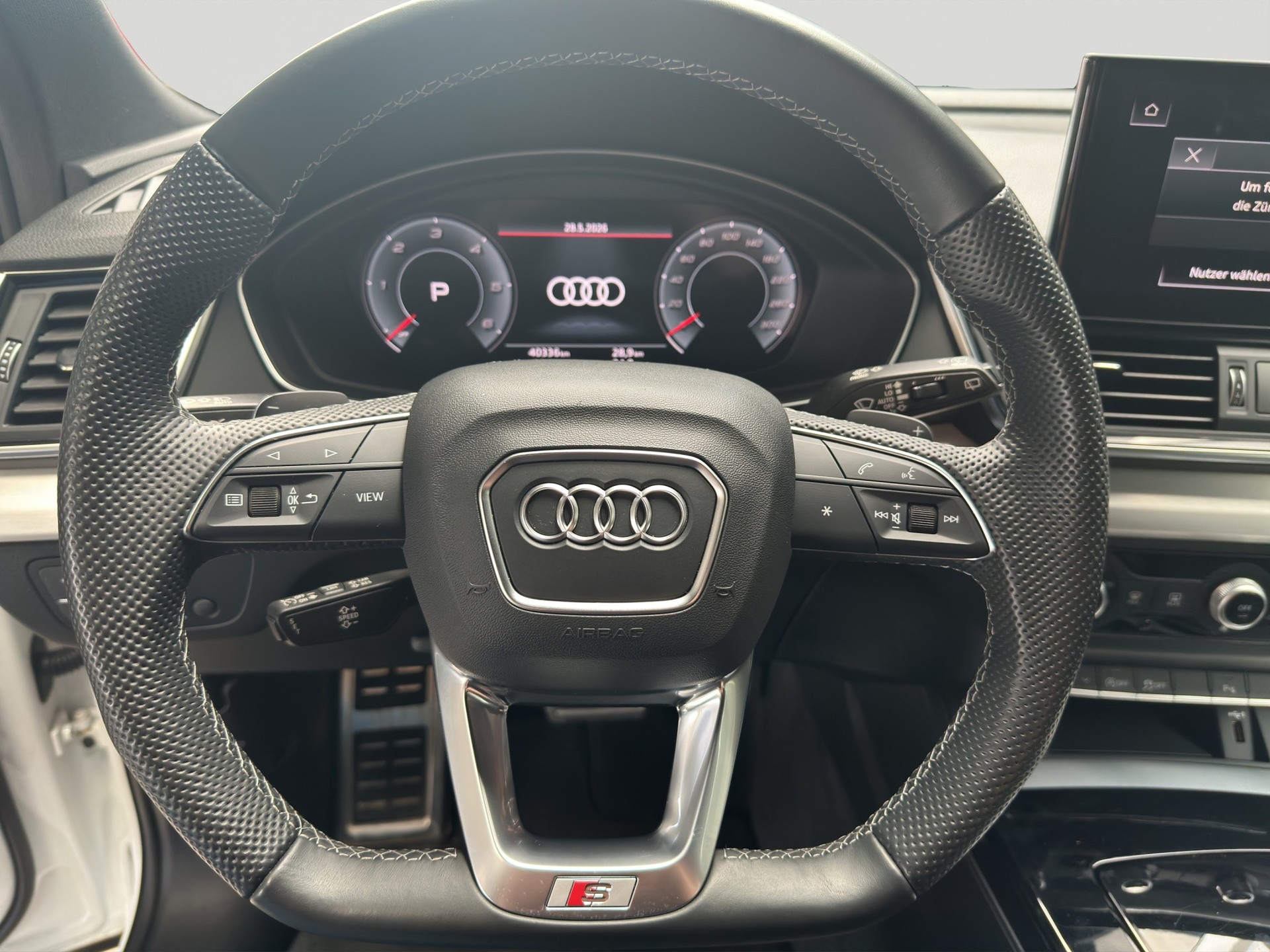 AUDI SQ5 TDI quattro Schwarz Optik tiptronic-image-9