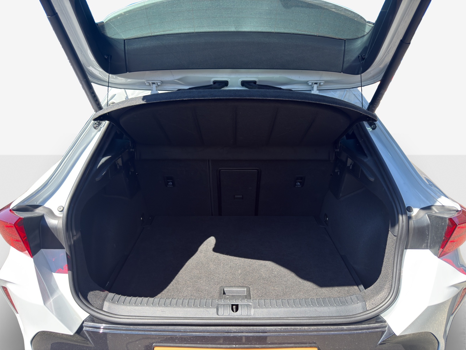 CUPRA Formentor 1.5 e-HYBRID pHEV DSG-image-12