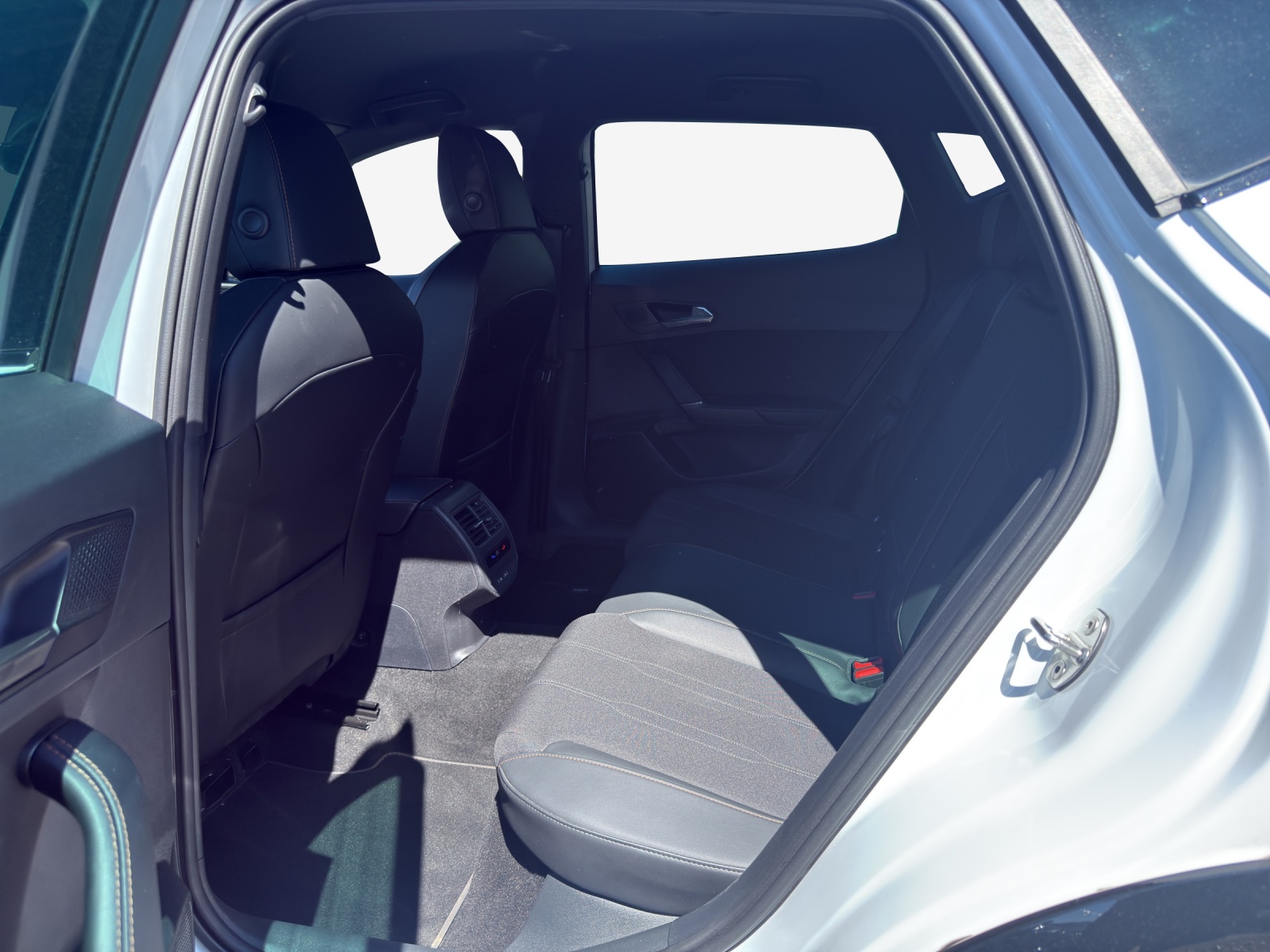 CUPRA Formentor 1.5 e-HYBRID pHEV DSG-image-11