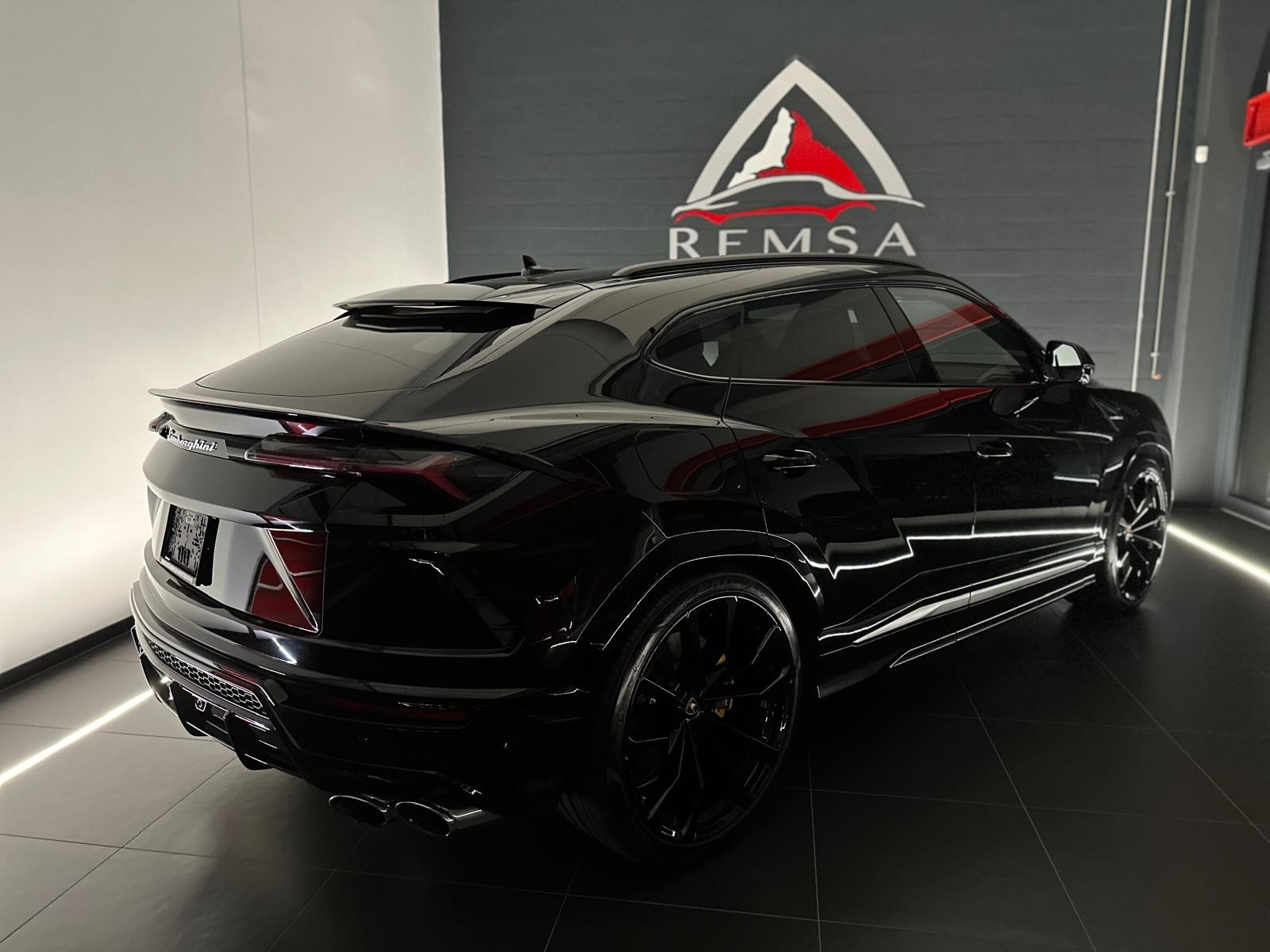LAMBORGHINI Urus E-Gear-image-8