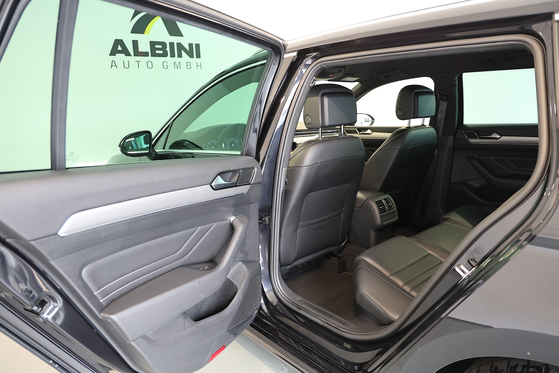 VW Passat 2.0 TDI BMT Elegance DSG *R-Line*-image-19