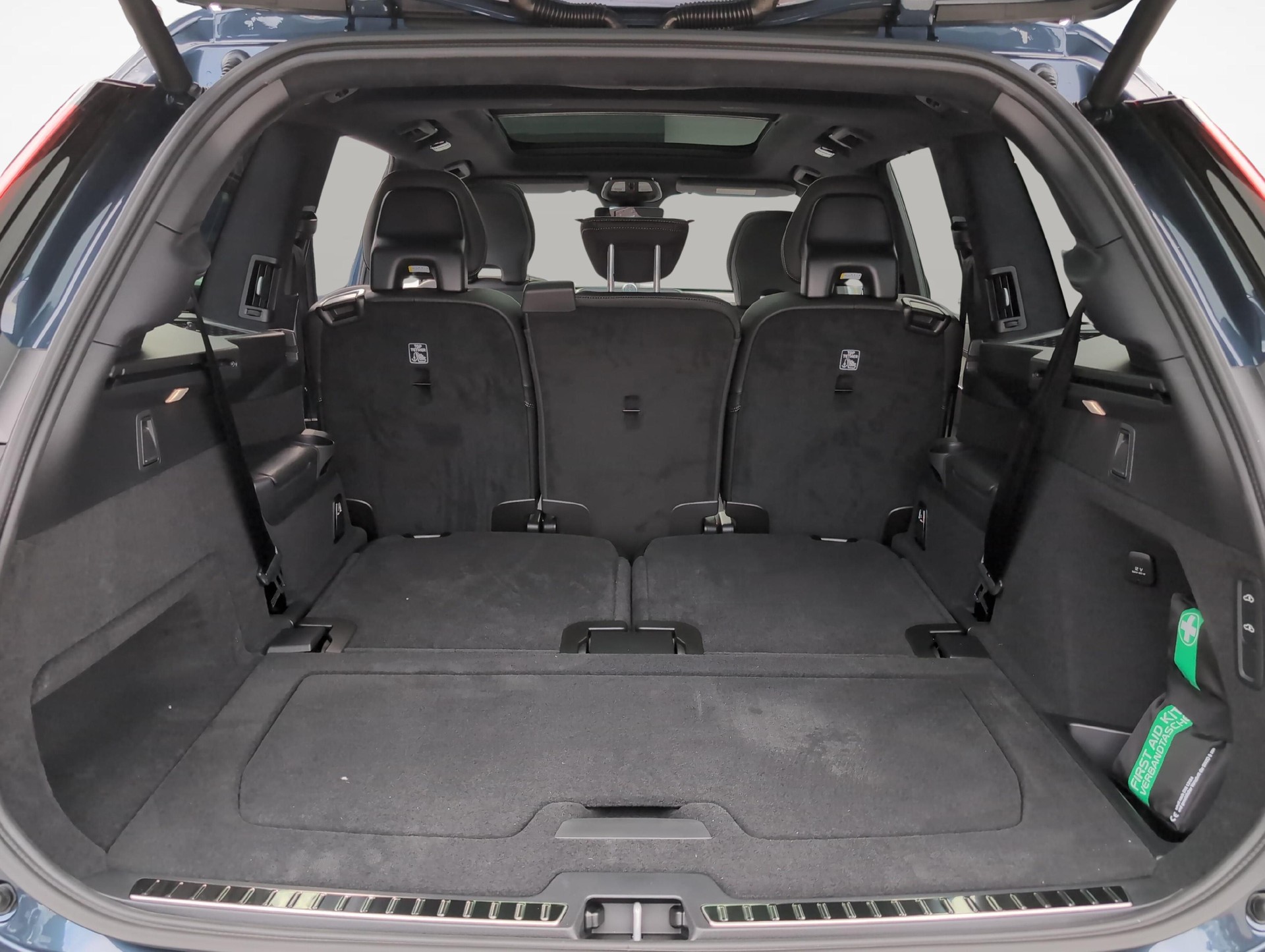 VOLVO XC90 2.0 T8 TE XCLUSIVE Edition Dark eAWD-image-15