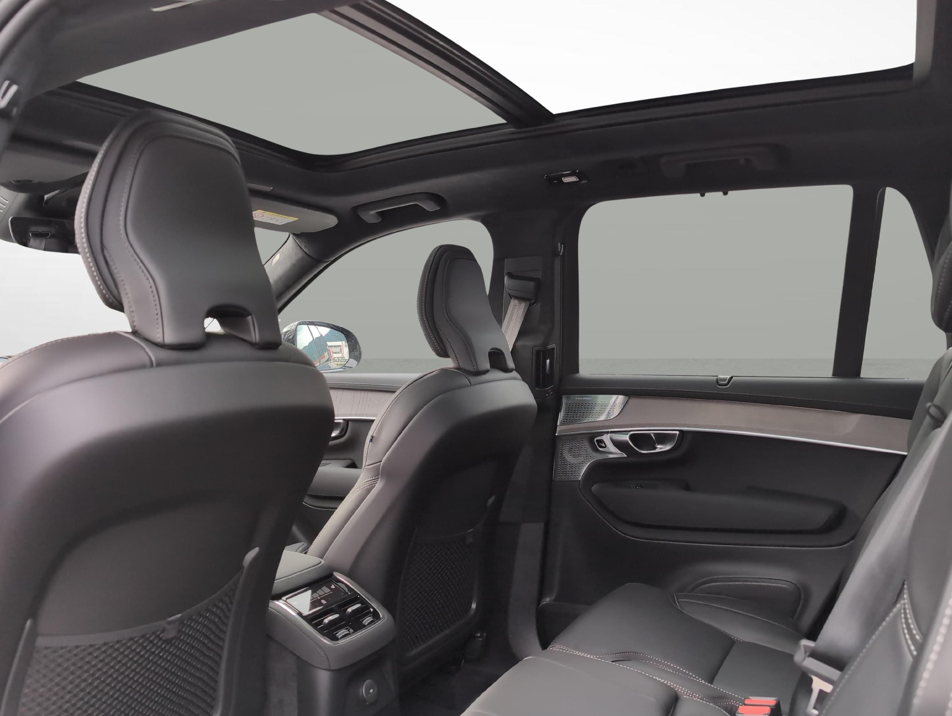 VOLVO XC90 2.0 T8 TE XCLUSIVE Edition Dark eAWD-image-14