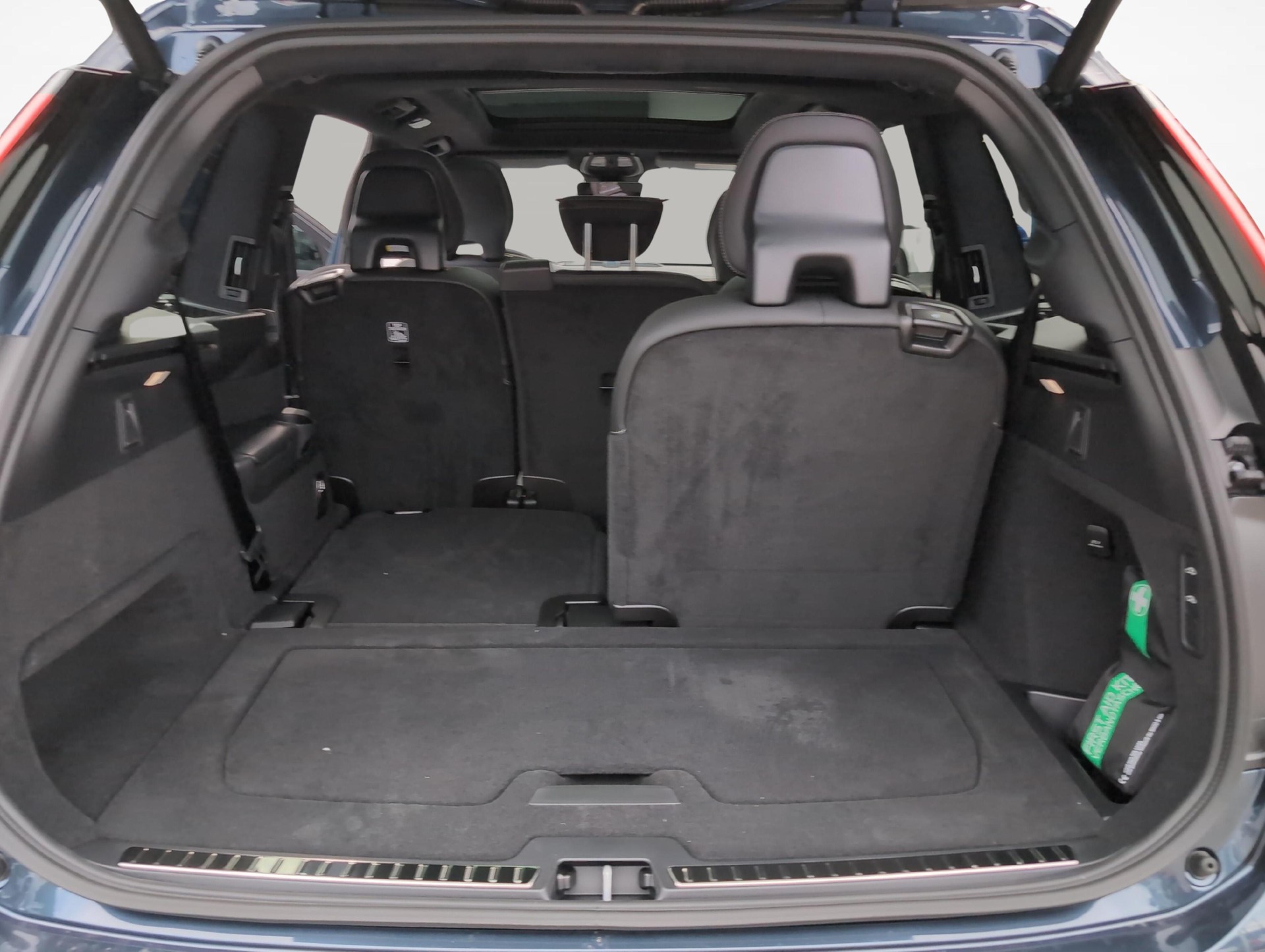 VOLVO XC90 2.0 T8 TE XCLUSIVE Edition Dark eAWD-image-13