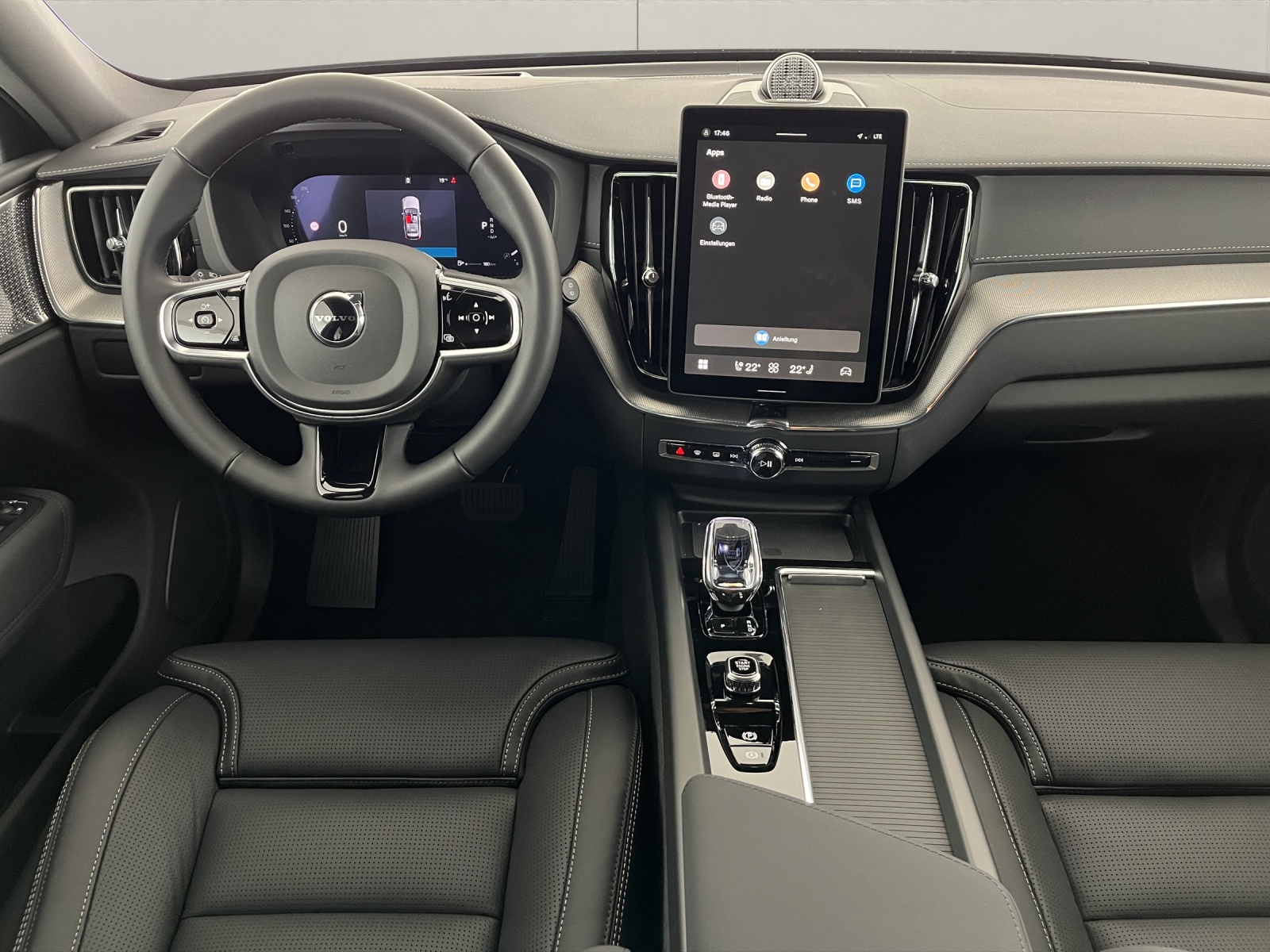 VOLVO XC60 2.0 B5 MH Black Edition AWD-image-9