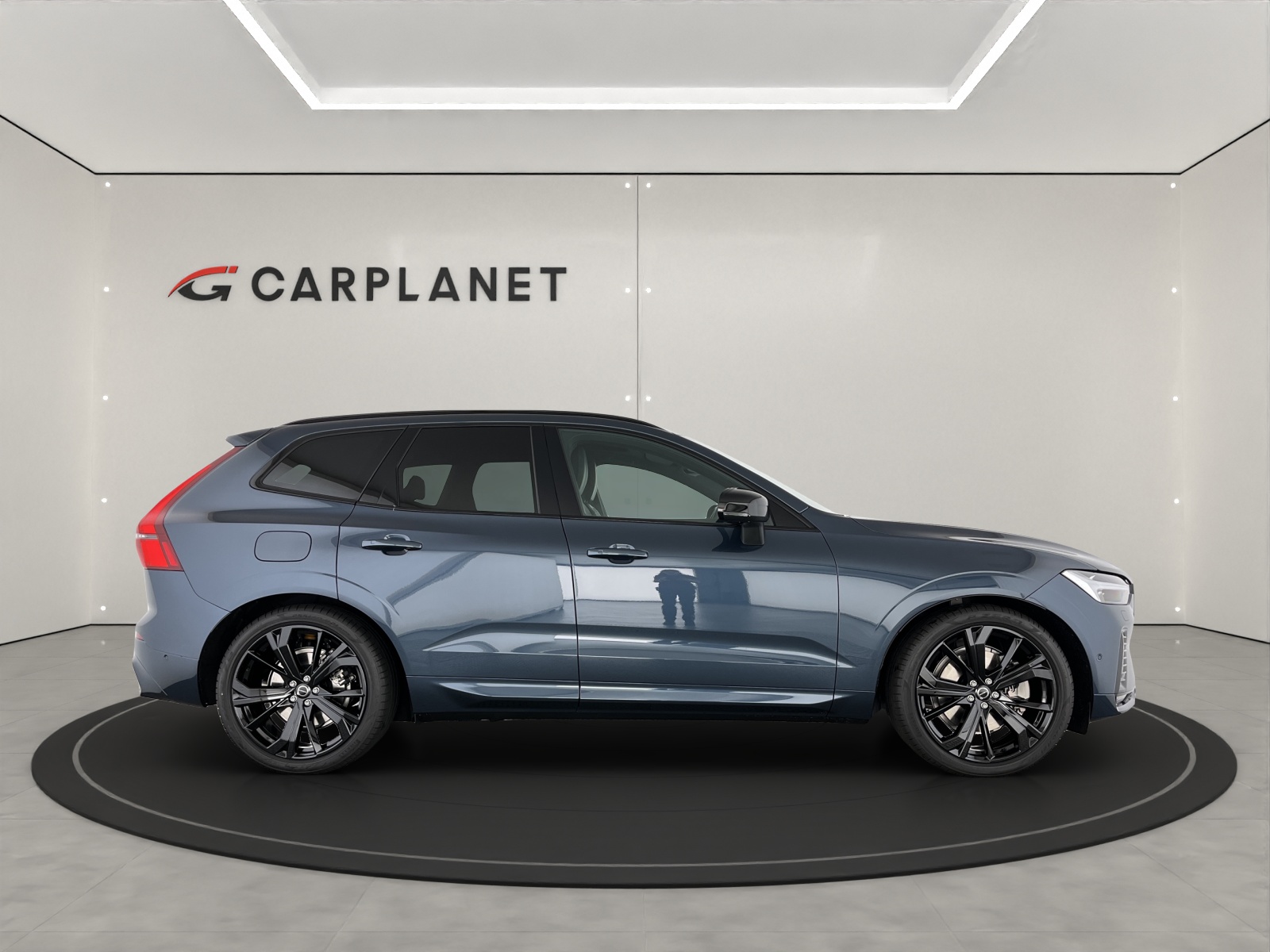 VOLVO XC60 2.0 B5 MH Black Edition AWD-image-3