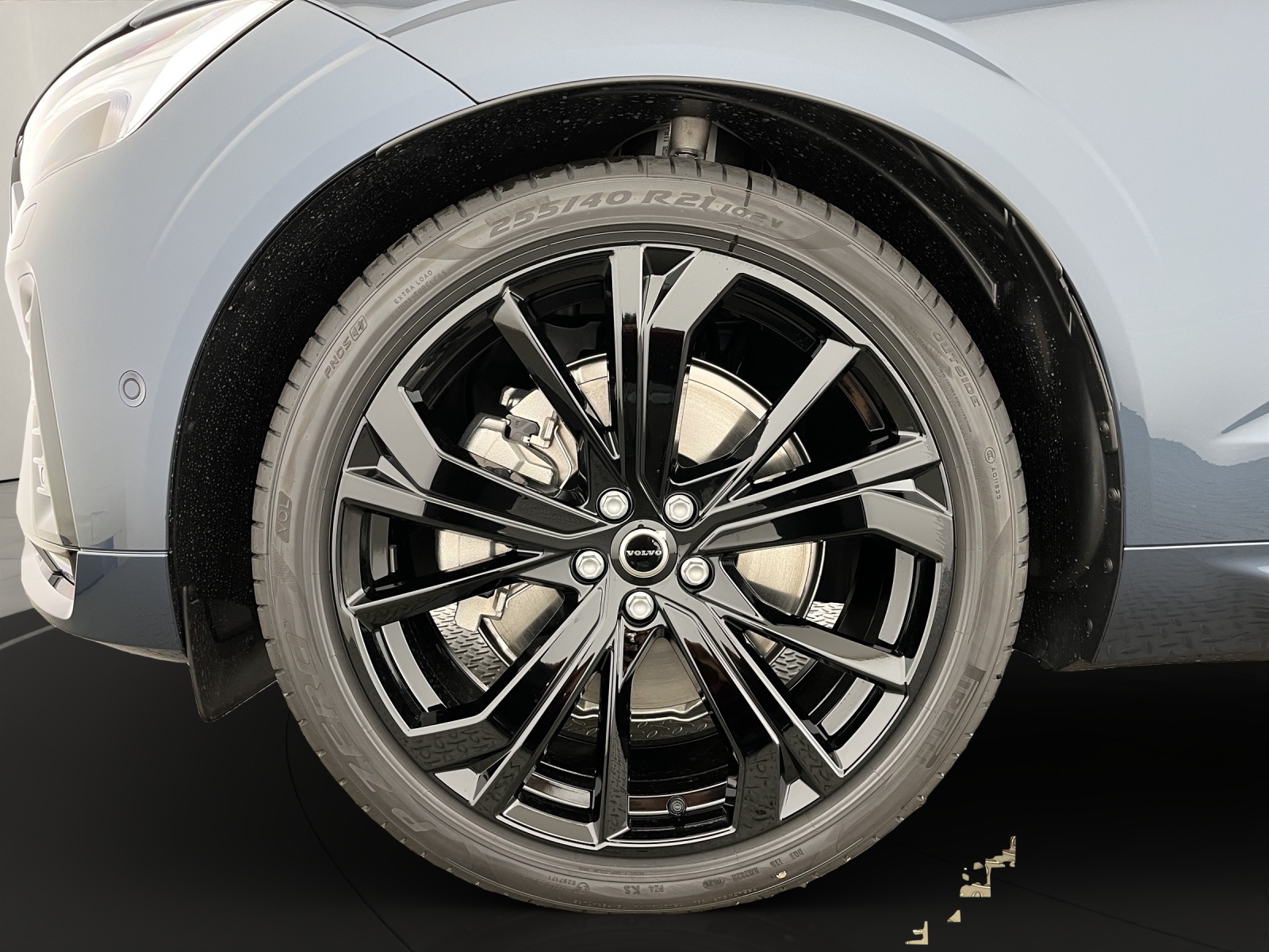 VOLVO XC60 2.0 B5 MH Black Edition AWD-image-5