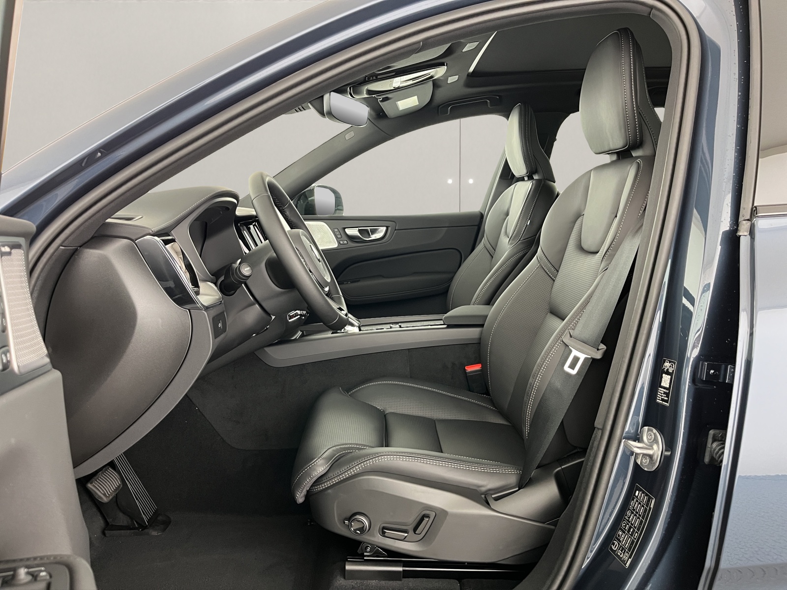 VOLVO XC60 2.0 B5 MH Black Edition AWD-image-8