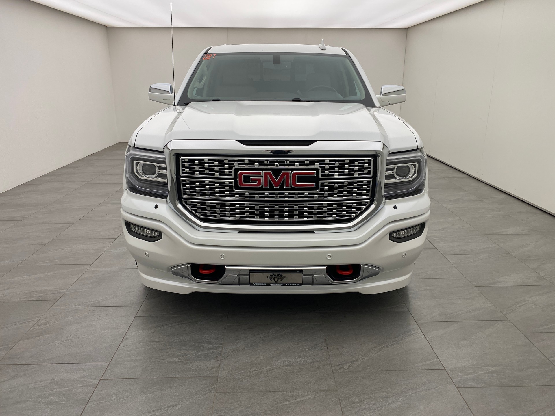 GMC Sierra Denali 6.2 4x4-image-1