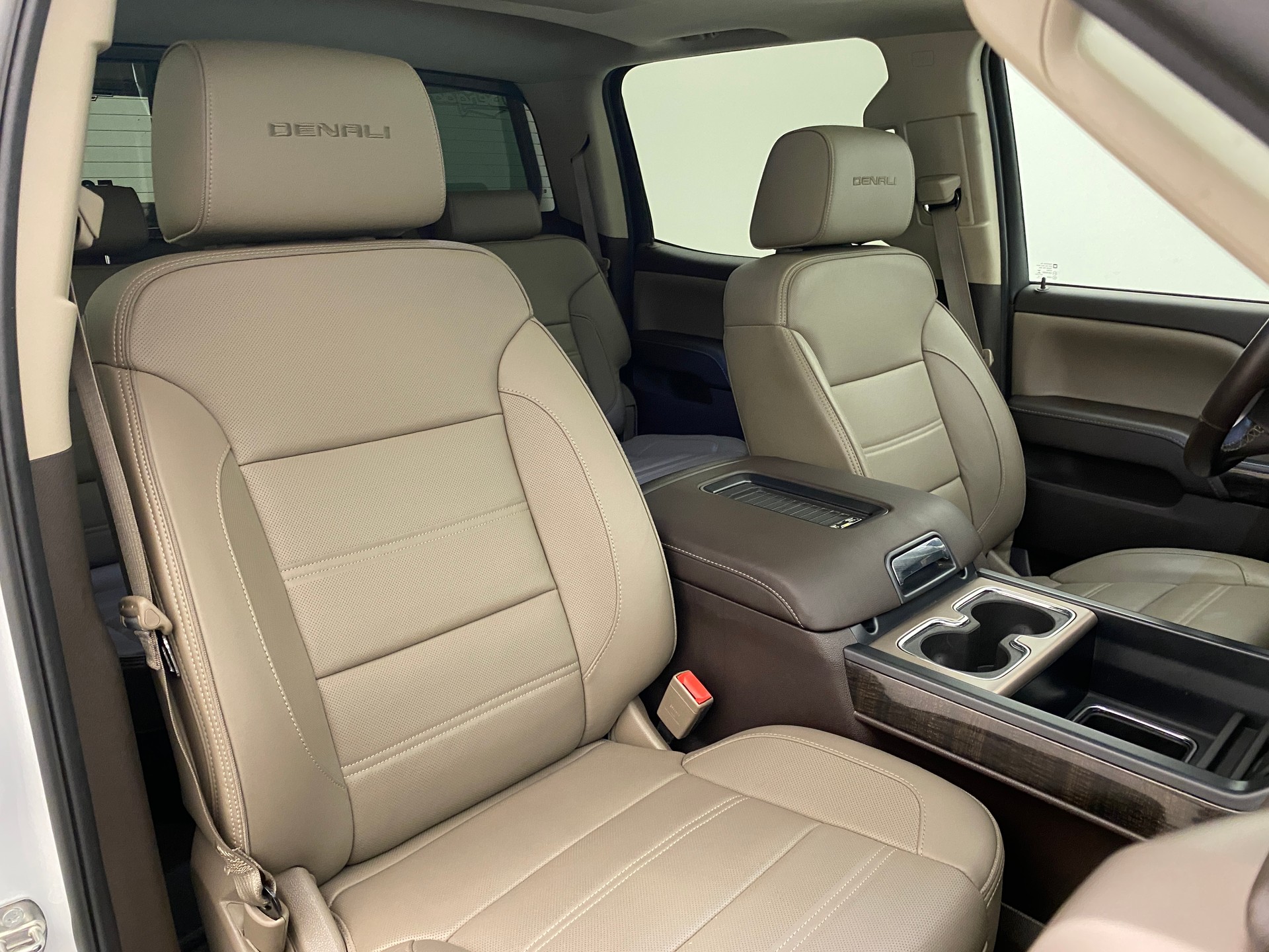 GMC Sierra Denali 6.2 4x4-image-10