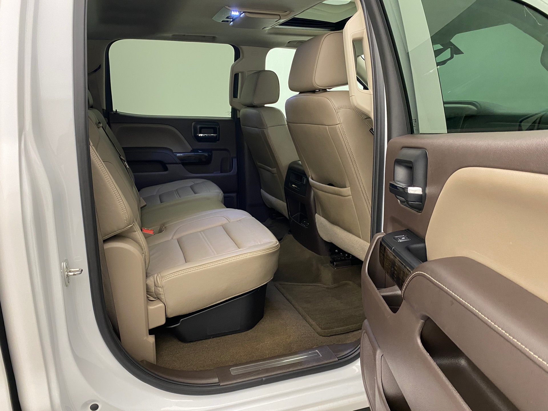 GMC Sierra Denali 6.2 4x4-image-12